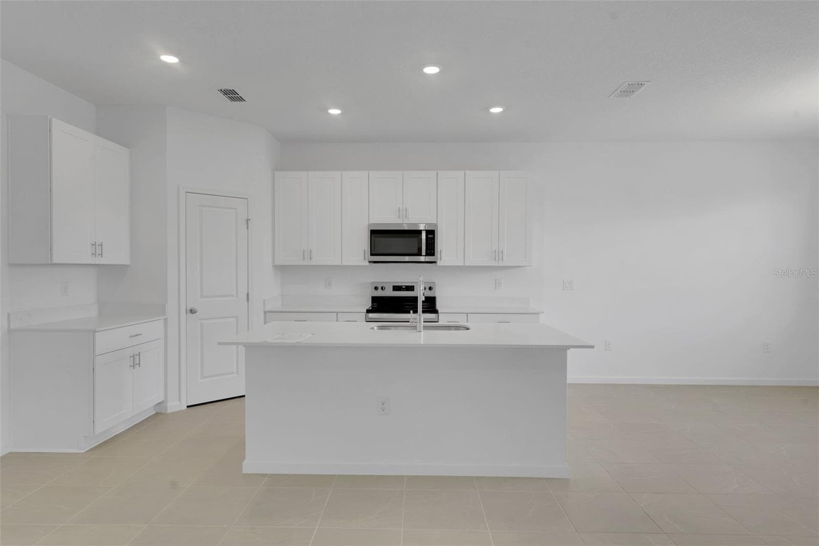 Single Family Residence at 300 MEREDITH BLVD, WINTER HAVEN, photo 18 of 35