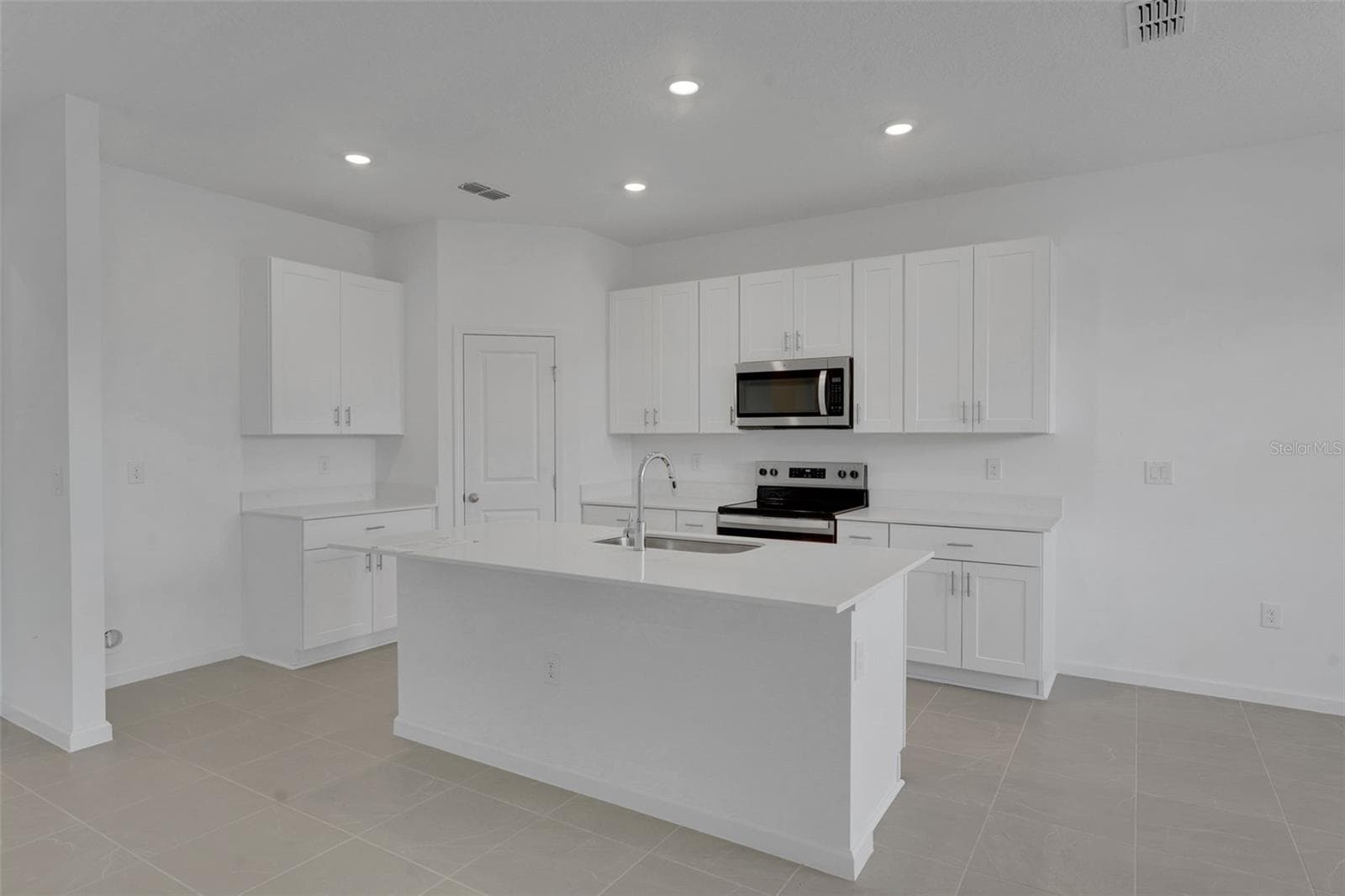 Single Family Residence at 300 MEREDITH BLVD, WINTER HAVEN, photo 22 of 35