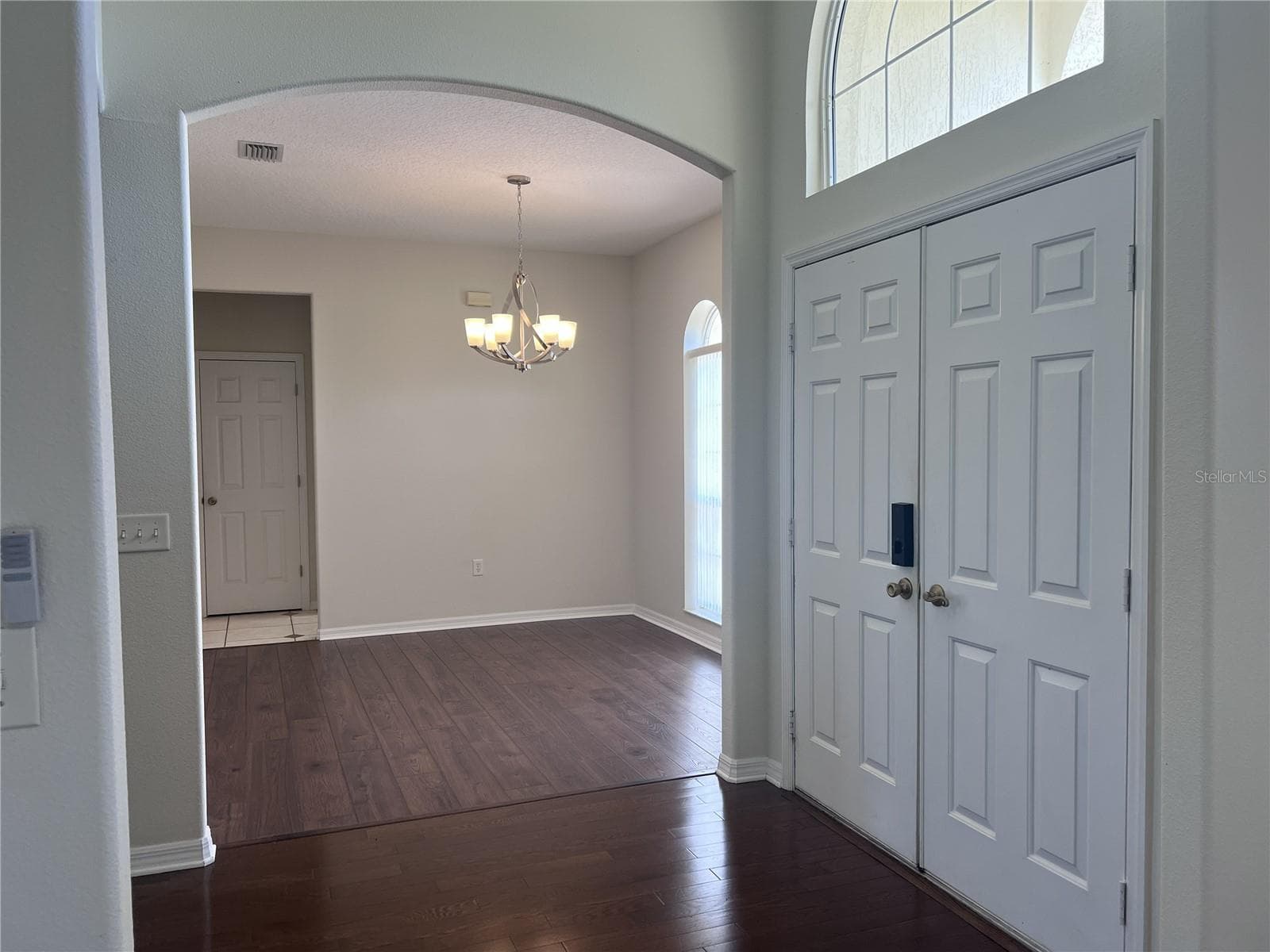 Single Family Residence at 13500 BISCAYNE DR, GRAND ISLAND, photo 4 of 16