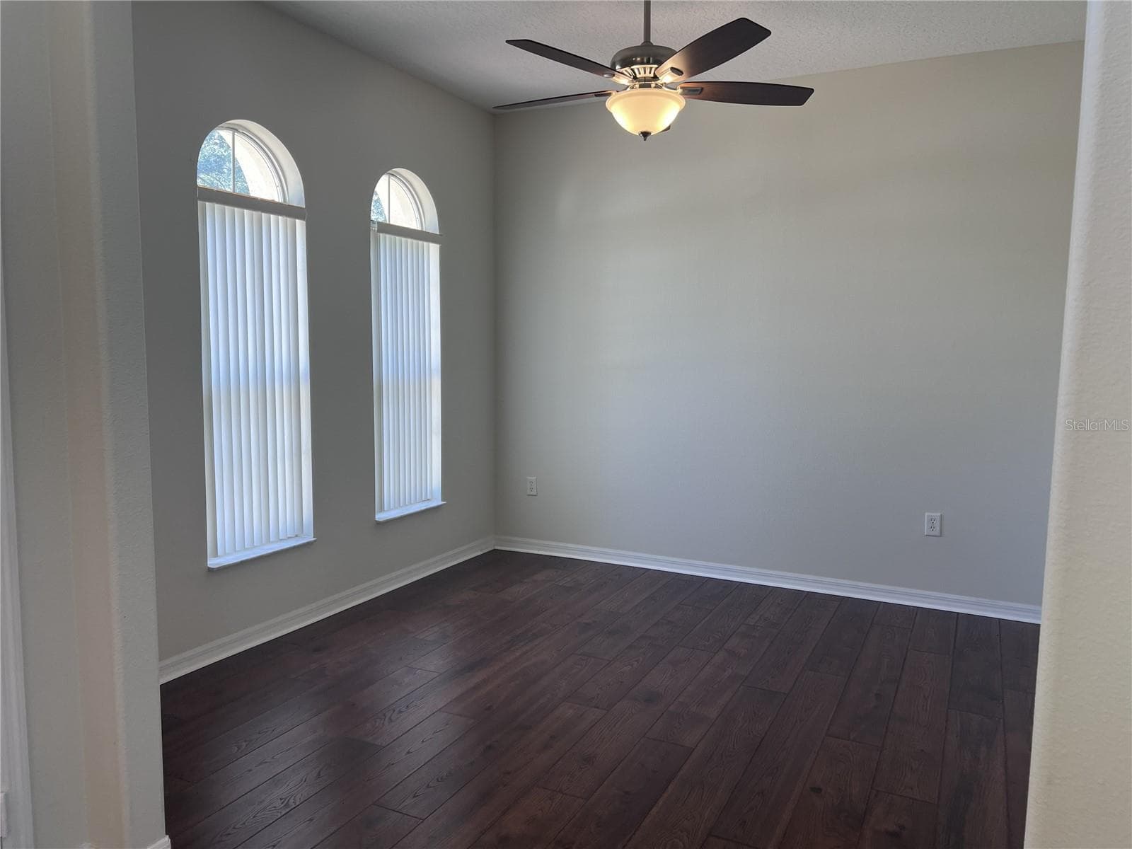Single Family Residence at 13500 BISCAYNE DR, GRAND ISLAND, photo 5 of 16