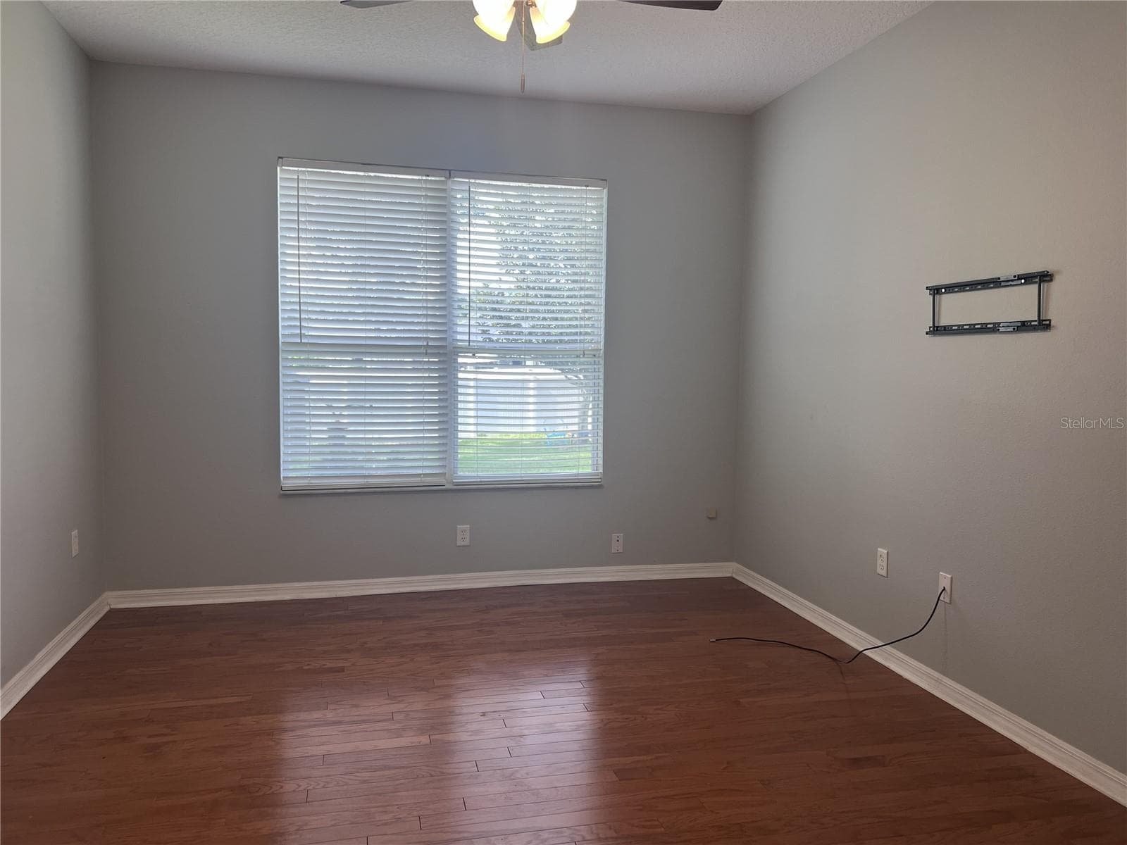 Single Family Residence at 13500 BISCAYNE DR, GRAND ISLAND, photo 12 of 16