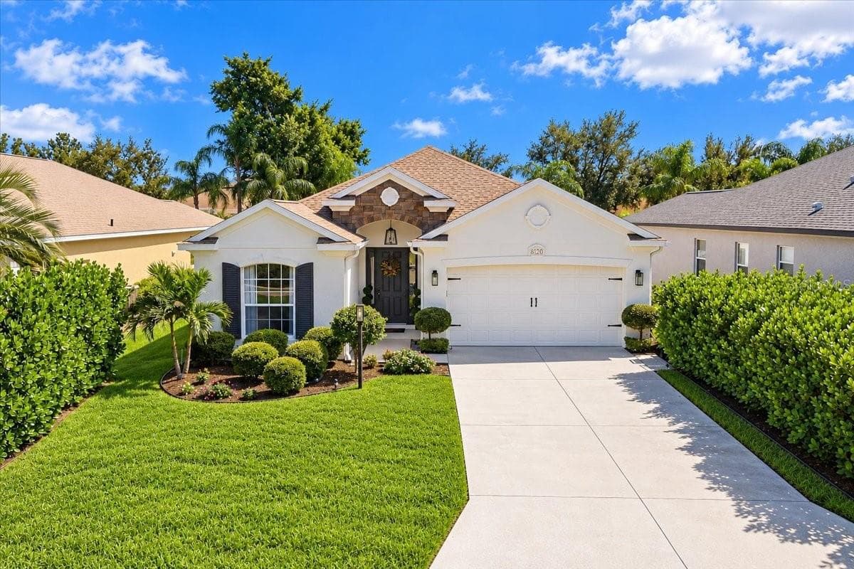 Single Family Residence at 8120 TABBYSTONE PL, BRADENTON, photo 4 of 92