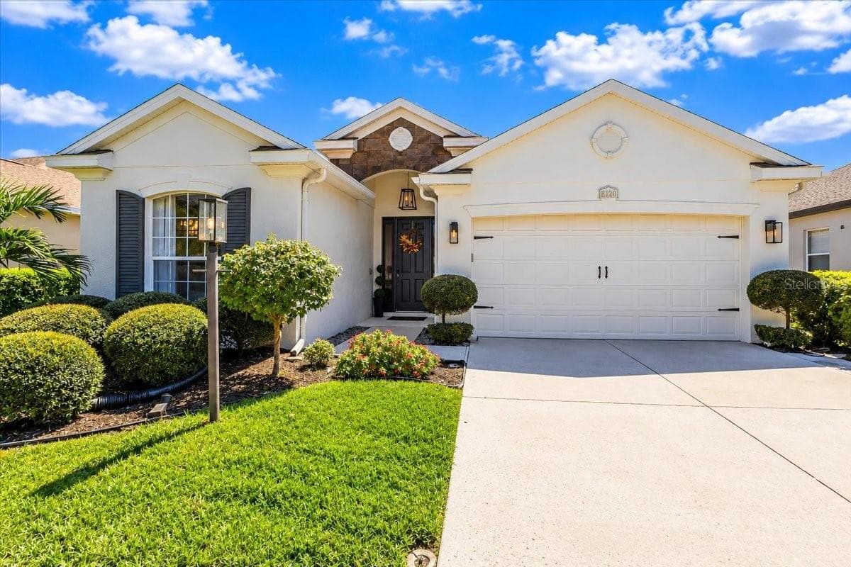 Single Family Residence at 8120 TABBYSTONE PL, BRADENTON, photo 5 of 92