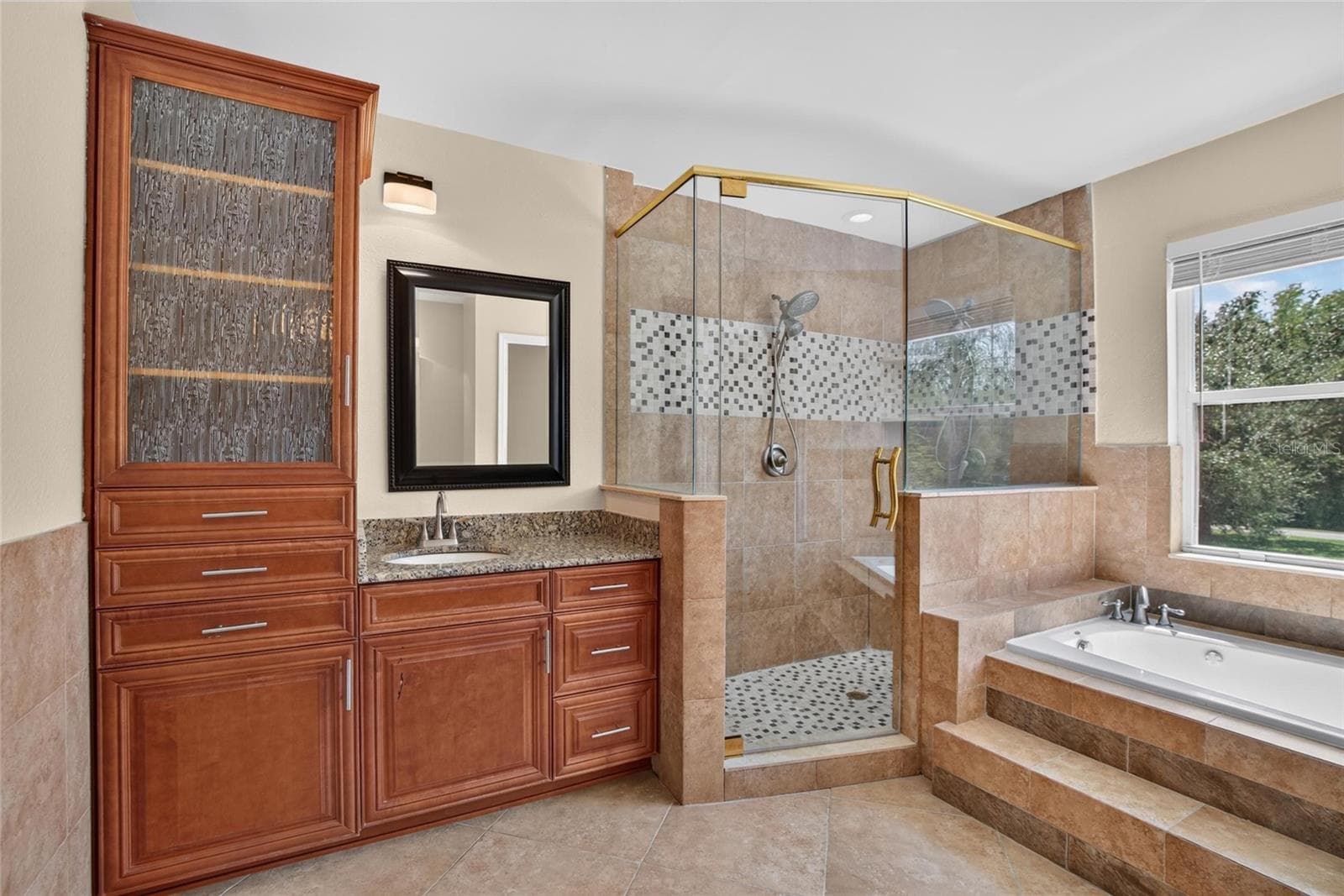 master bath - 9110 ROCKROSE DR, TAMPA