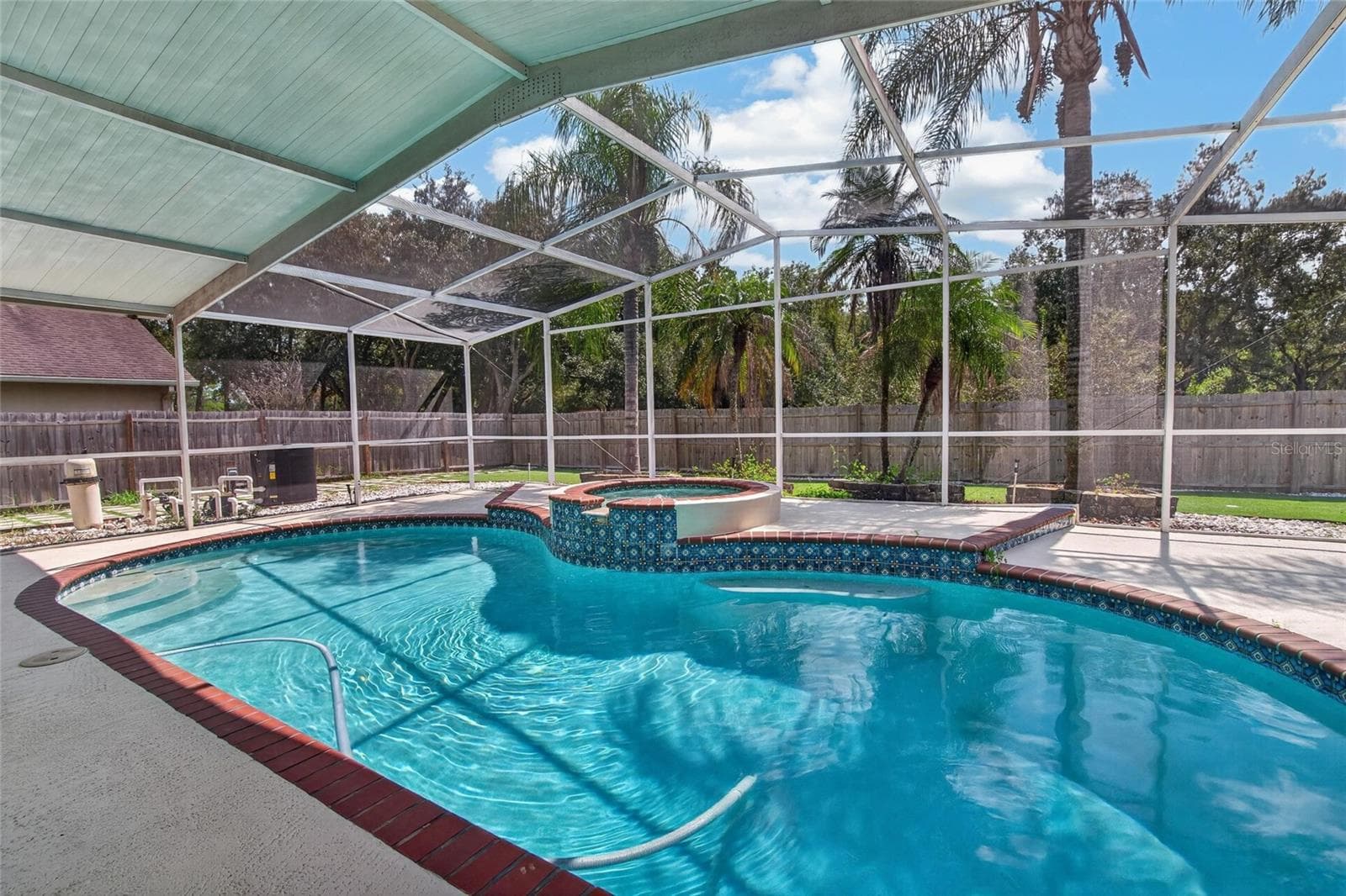heated pool - 9110 ROCKROSE DR, TAMPA