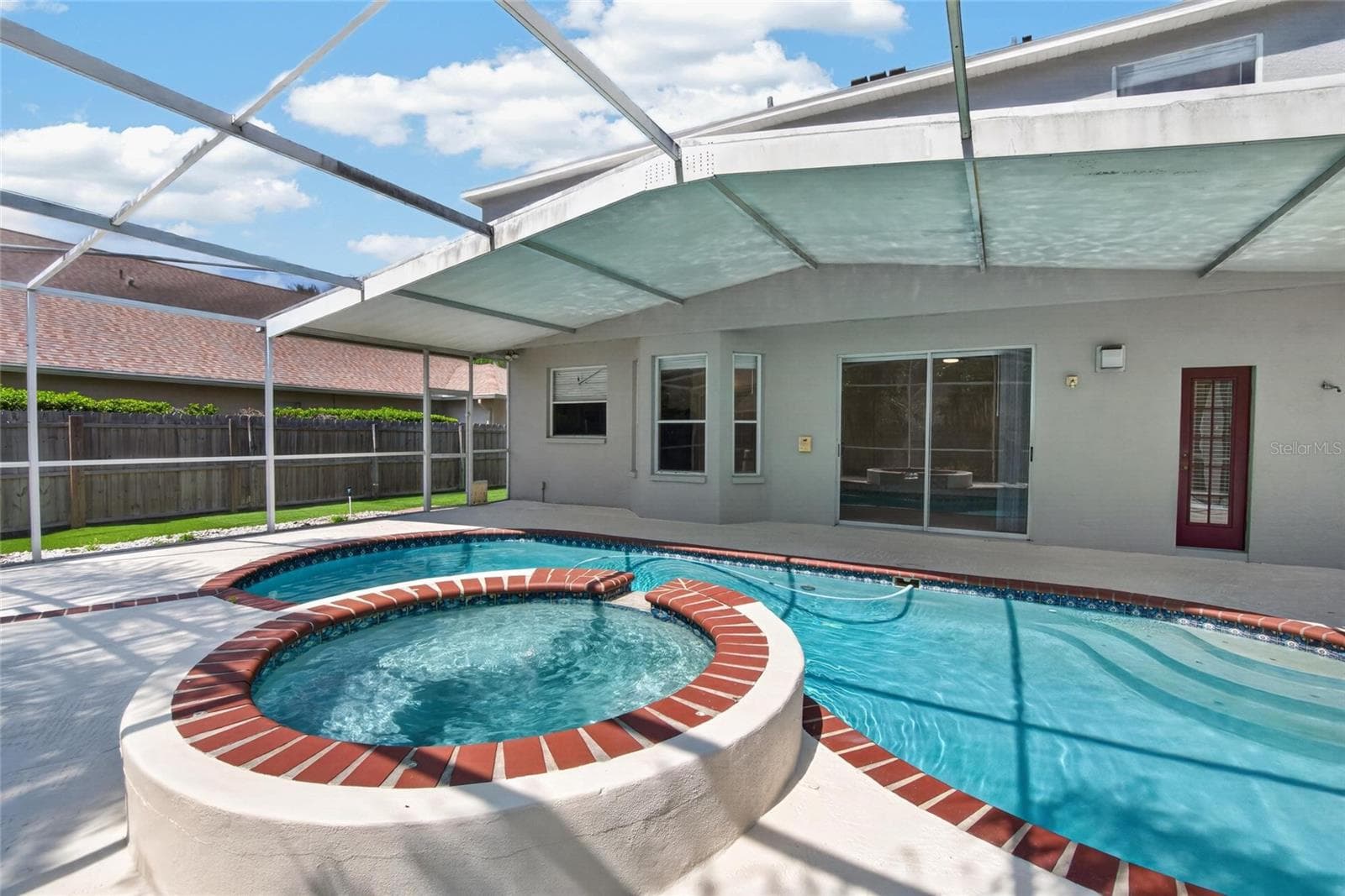 heated jet spa - 9110 ROCKROSE DR, TAMPA
