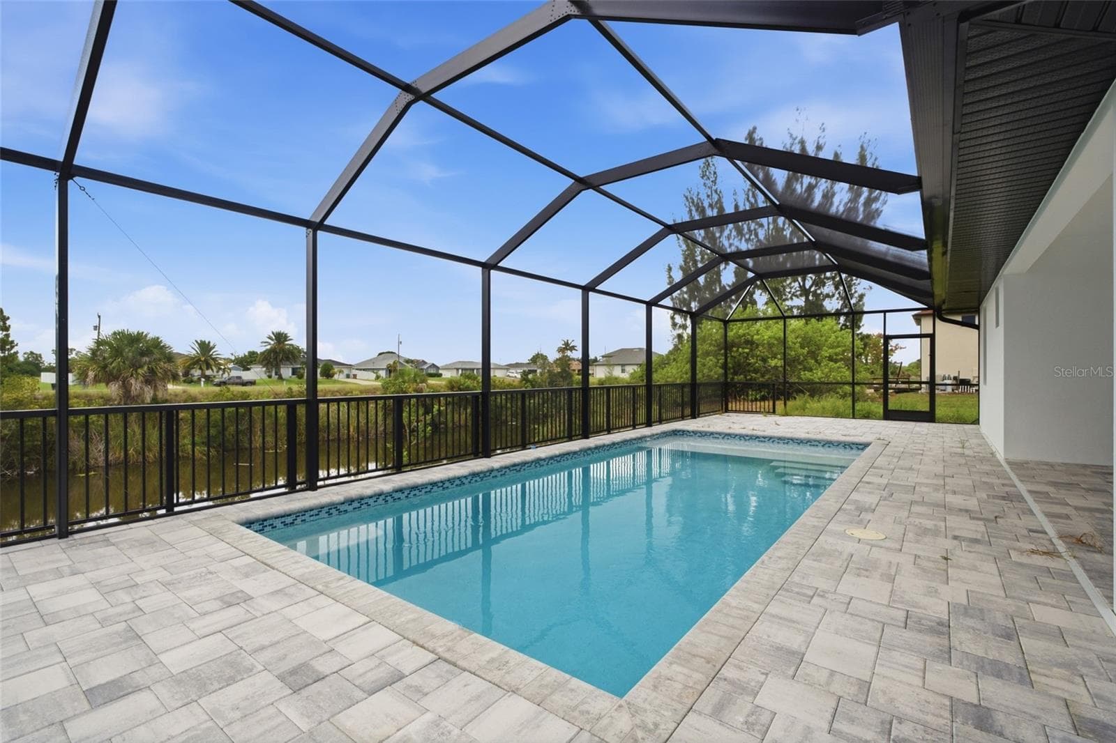 Screen Enclosed Pool - 1431 NW 17TH AVE, CAPE CORAL