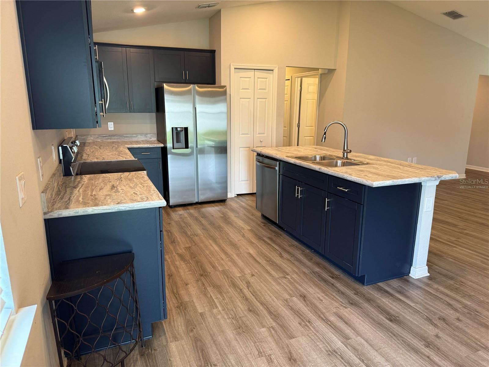 virtually staged - 1923 GOLDEN BEAK DR, EAGLE LAKE