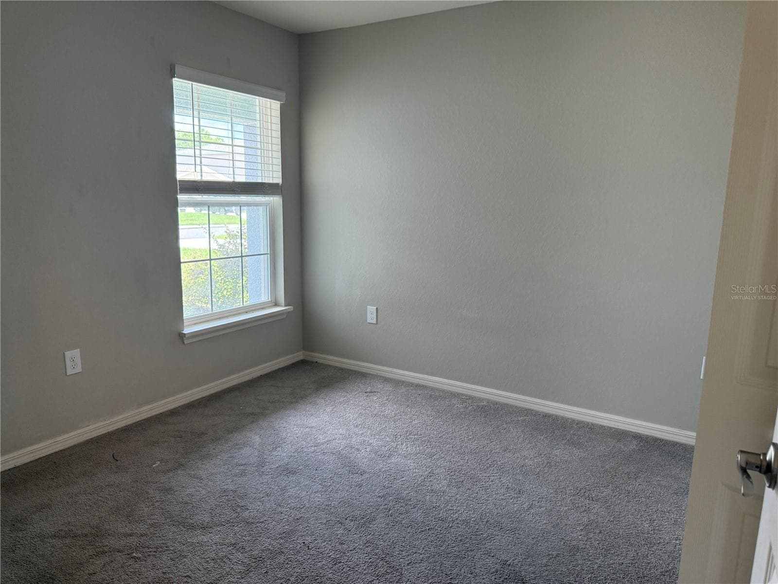 virtually staged - 1923 GOLDEN BEAK DR, EAGLE LAKE