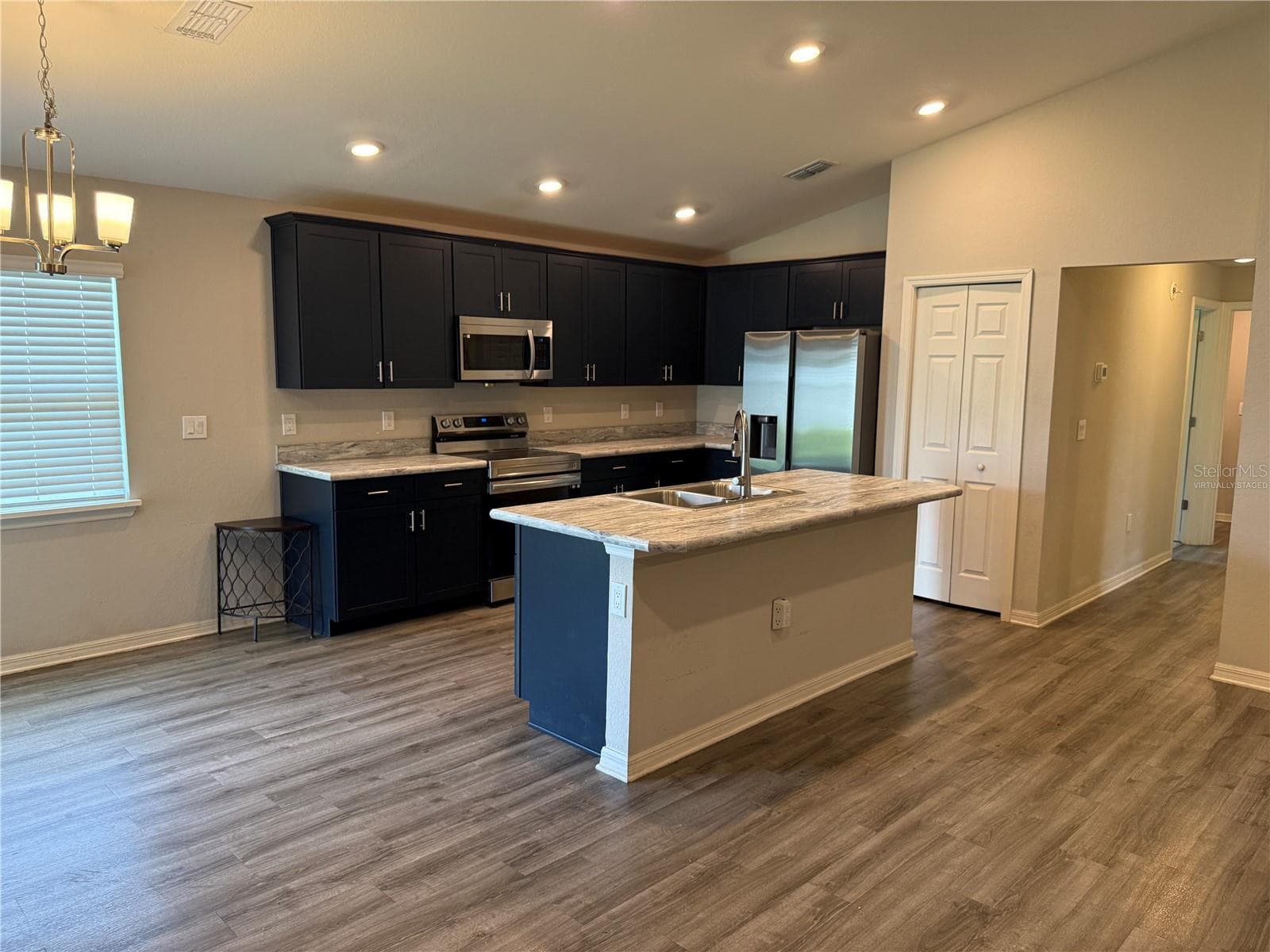 virtually staged - 1923 GOLDEN BEAK DR, EAGLE LAKE
