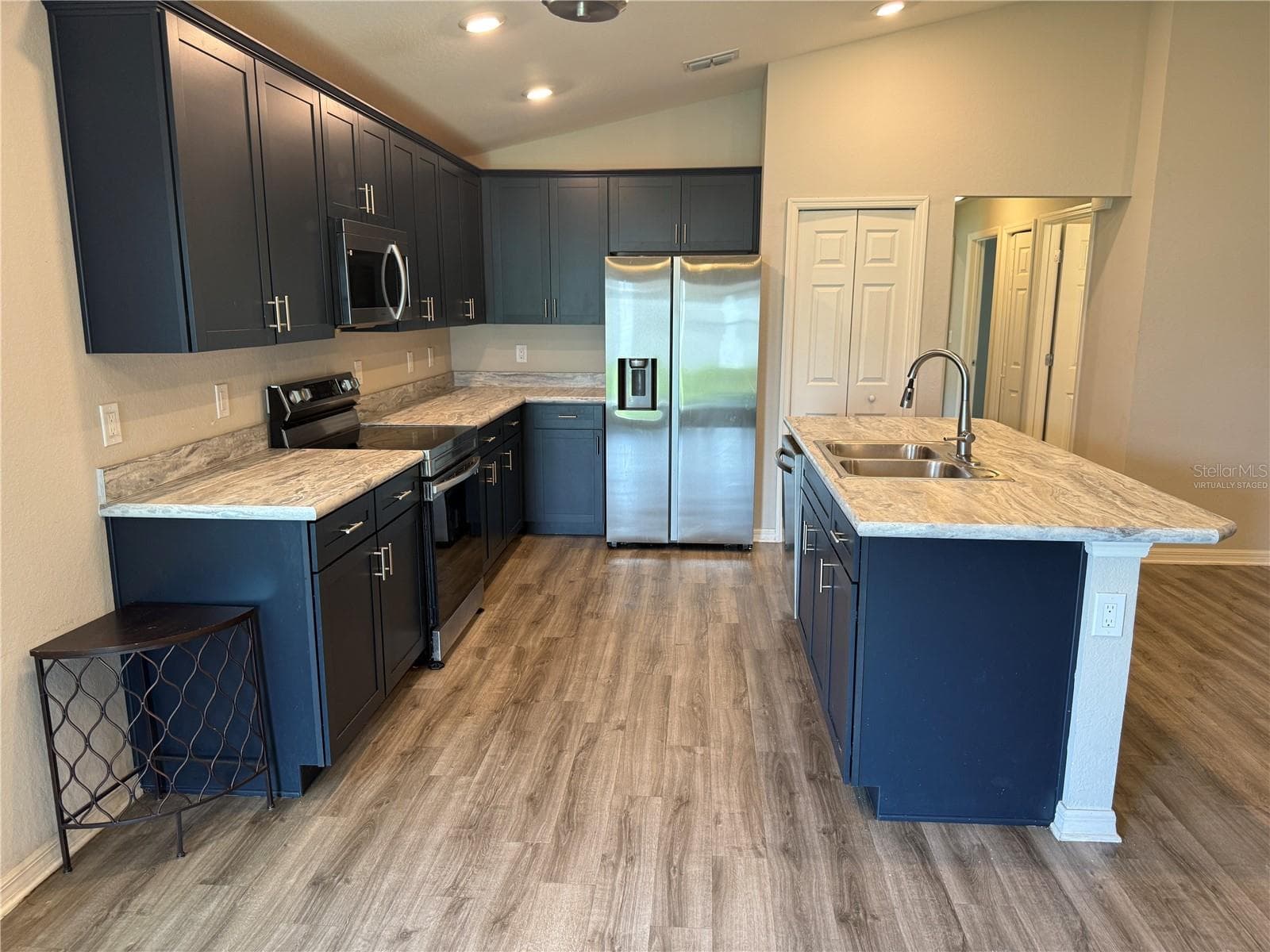 virtually staged - 1923 GOLDEN BEAK DR, EAGLE LAKE
