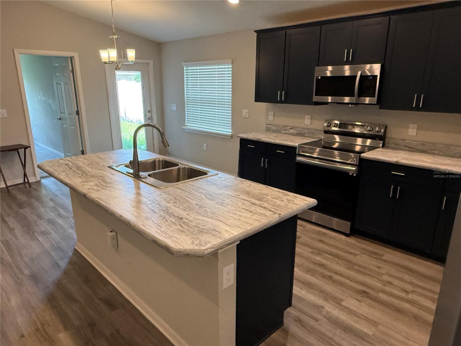 virtually staged - 1923 GOLDEN BEAK DR, EAGLE LAKE
