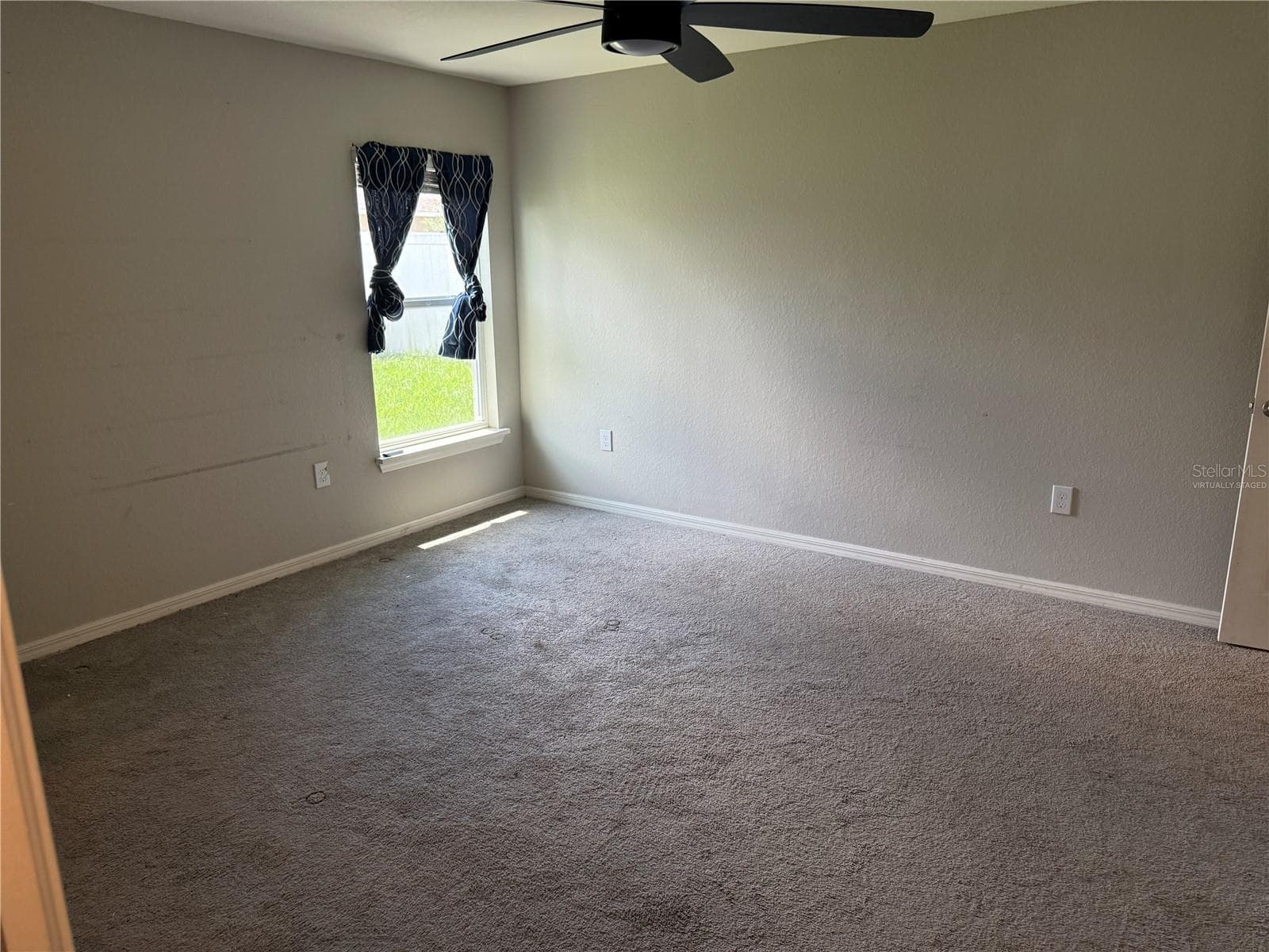 virtually staged - 1923 GOLDEN BEAK DR, EAGLE LAKE