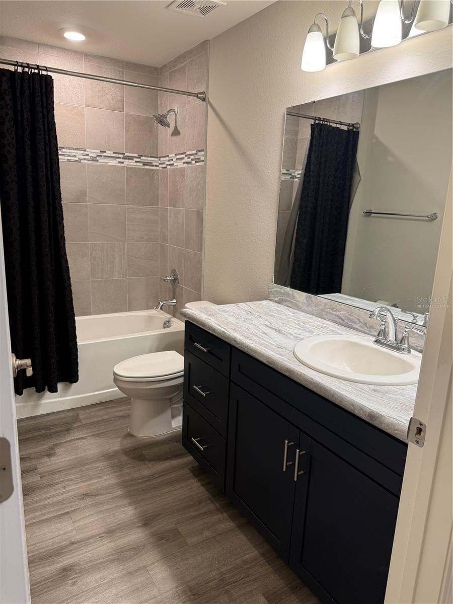 virtually staged - 1923 GOLDEN BEAK DR, EAGLE LAKE