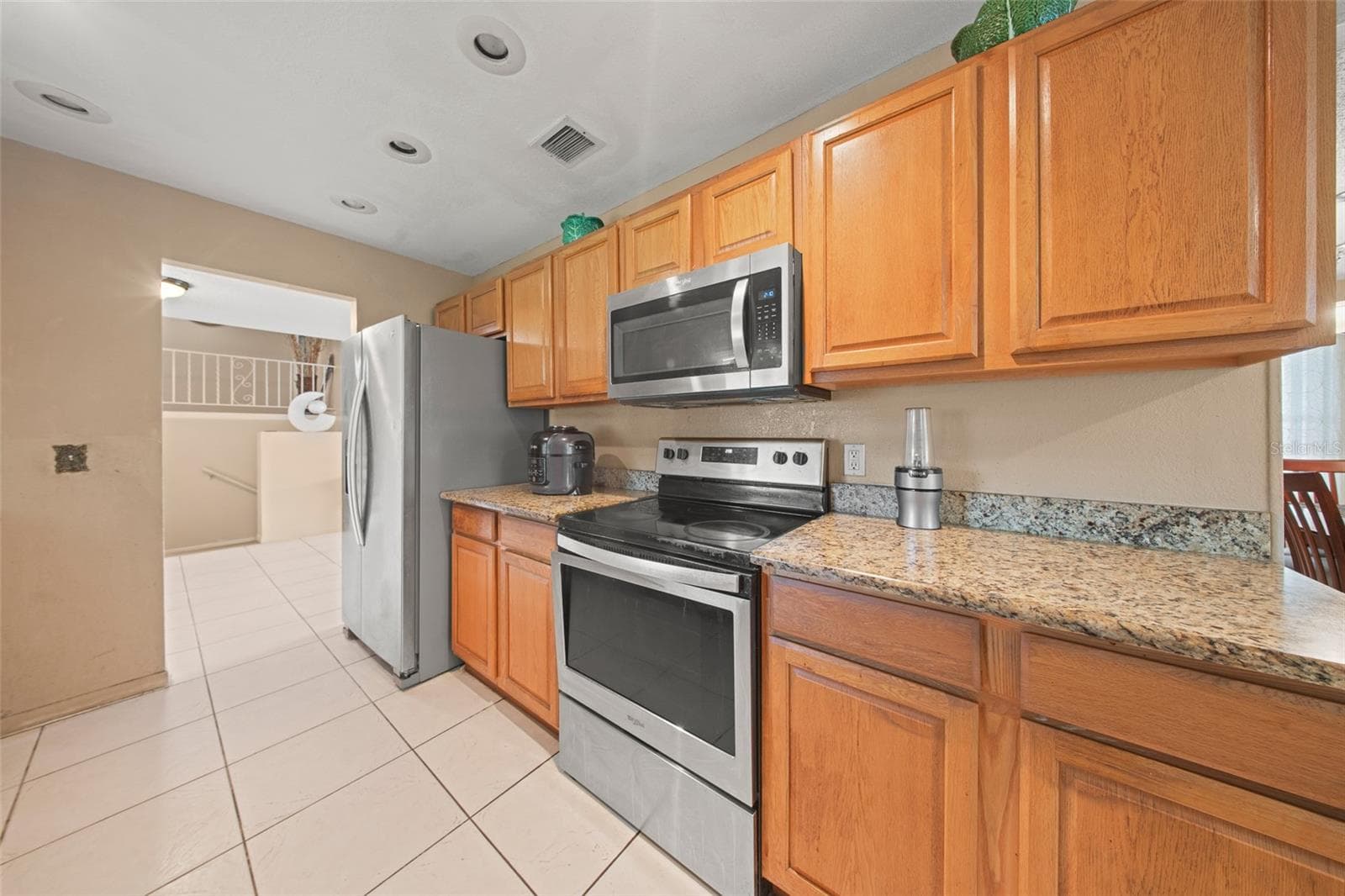 Single Family Residence at 641 ELDER CT, ALTAMONTE SPRINGS, photo 6 of 31