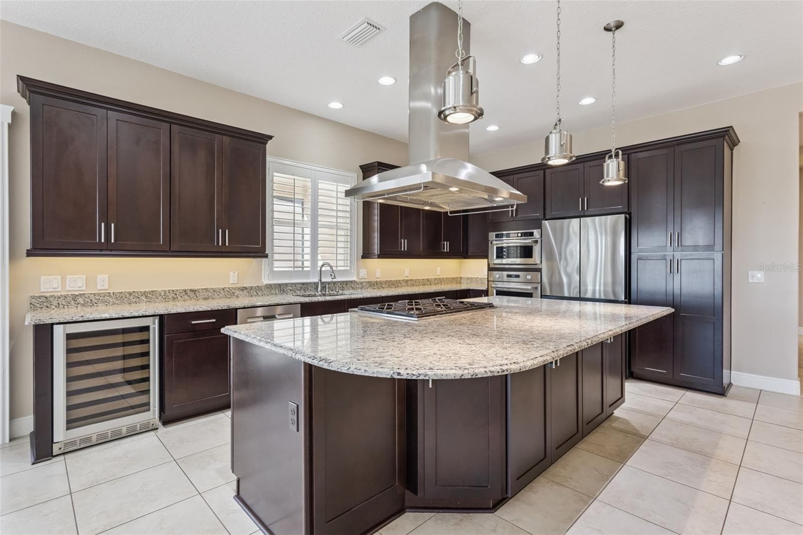 Single Family Residence at 290 SILVER MAPLE RD, GROVELAND, photo 9 of 59