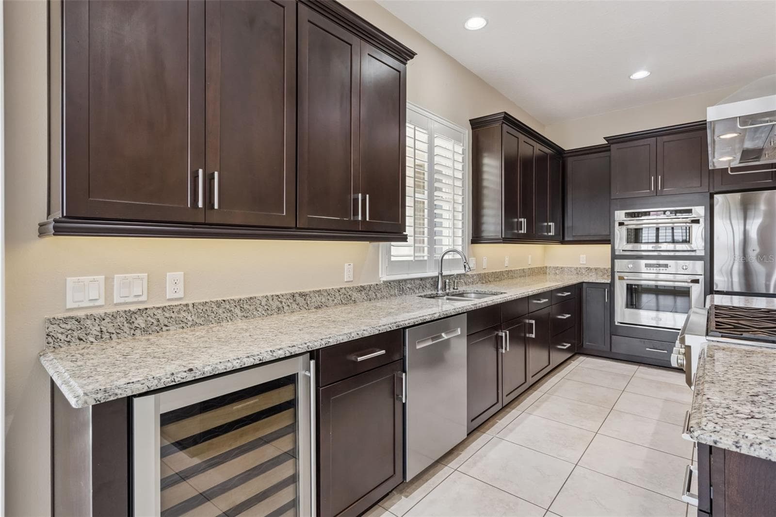 Single Family Residence at 290 SILVER MAPLE RD, GROVELAND, photo 11 of 59
