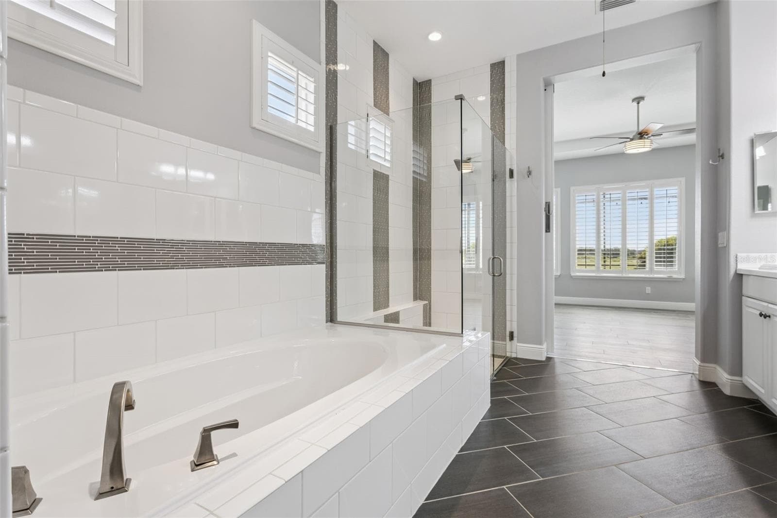 Single Family Residence at 290 SILVER MAPLE RD, GROVELAND, photo 22 of 59