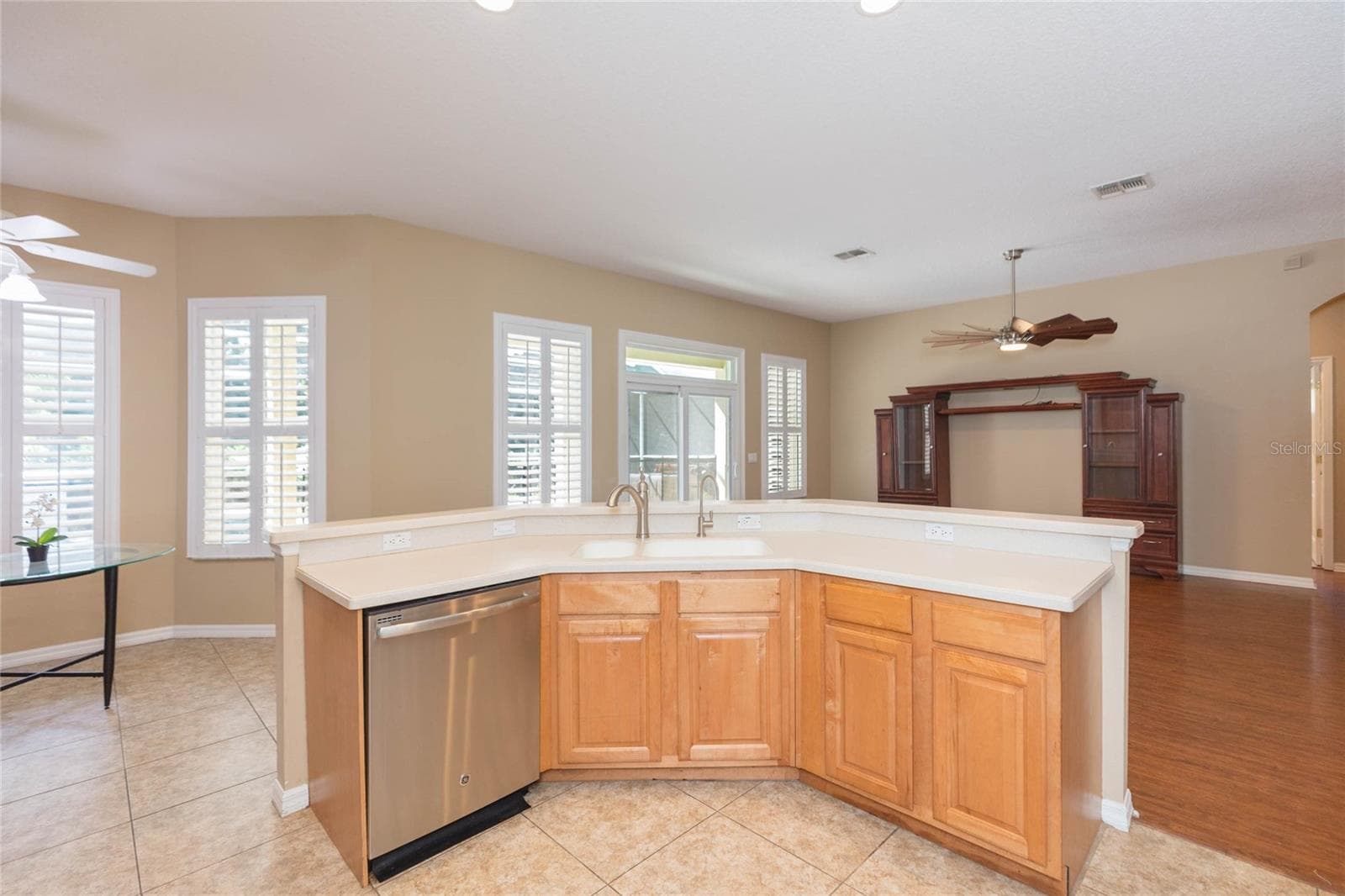 Single Family Residence at 11730 LAKEVIEW DR, NEW PORT RICHEY, photo 7 of 57