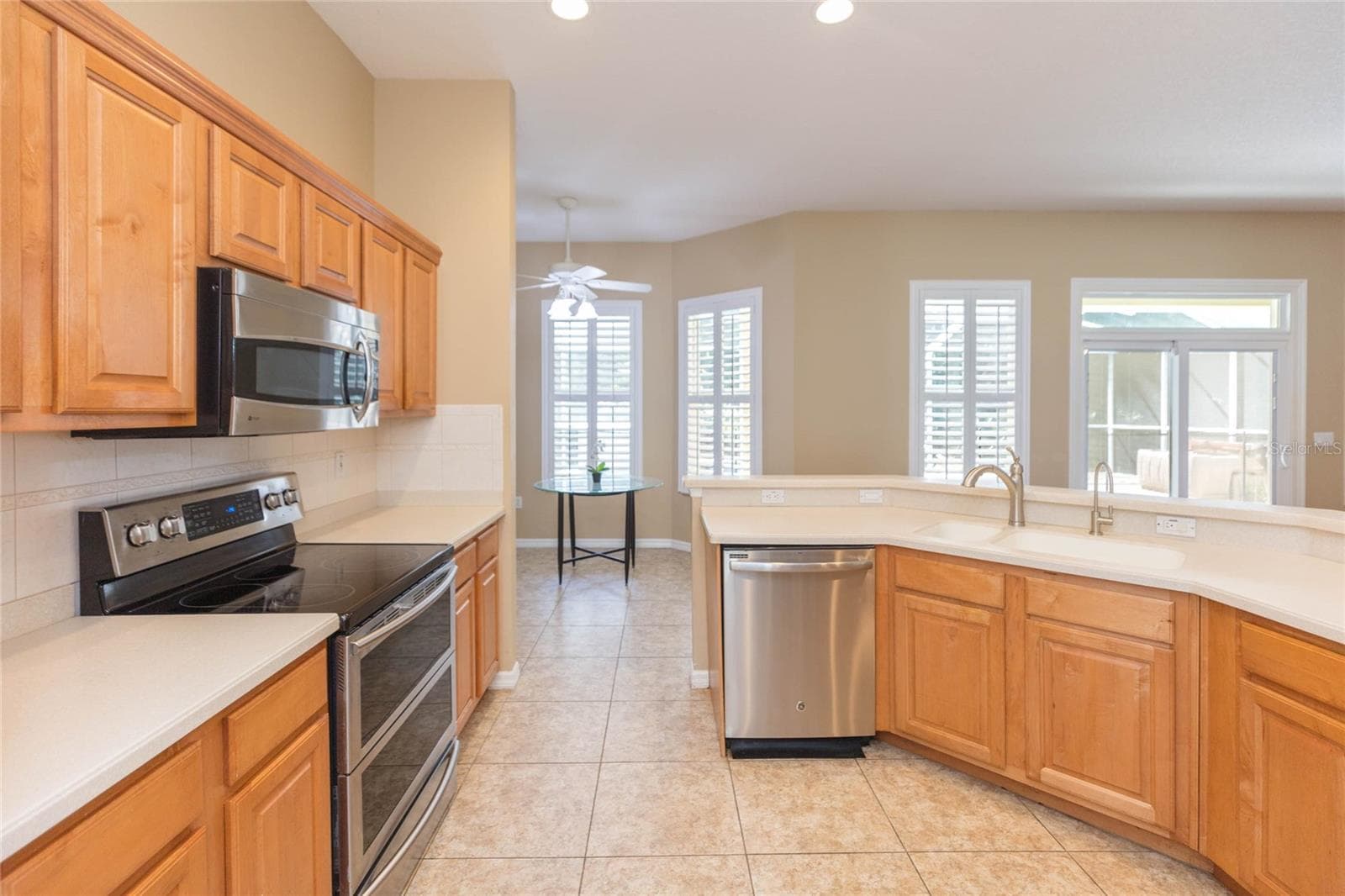 Single Family Residence at 11730 LAKEVIEW DR, NEW PORT RICHEY, photo 8 of 57