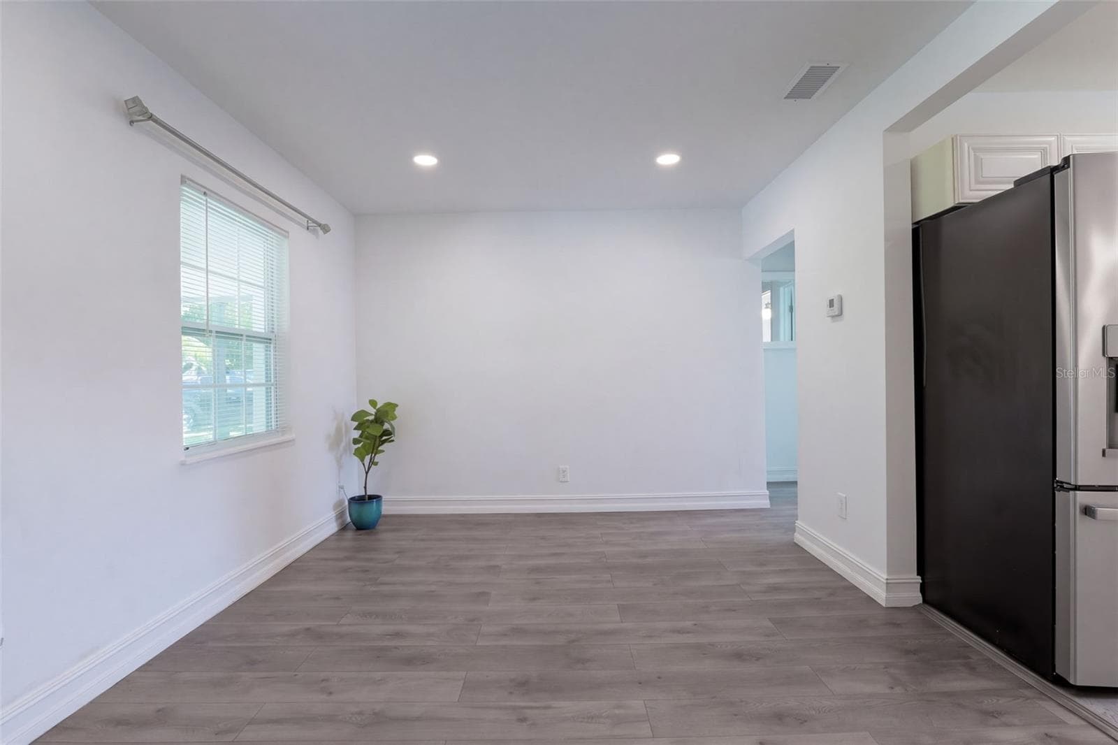 Living Room Area - 526 E JESSUP AVE, LONGWOOD