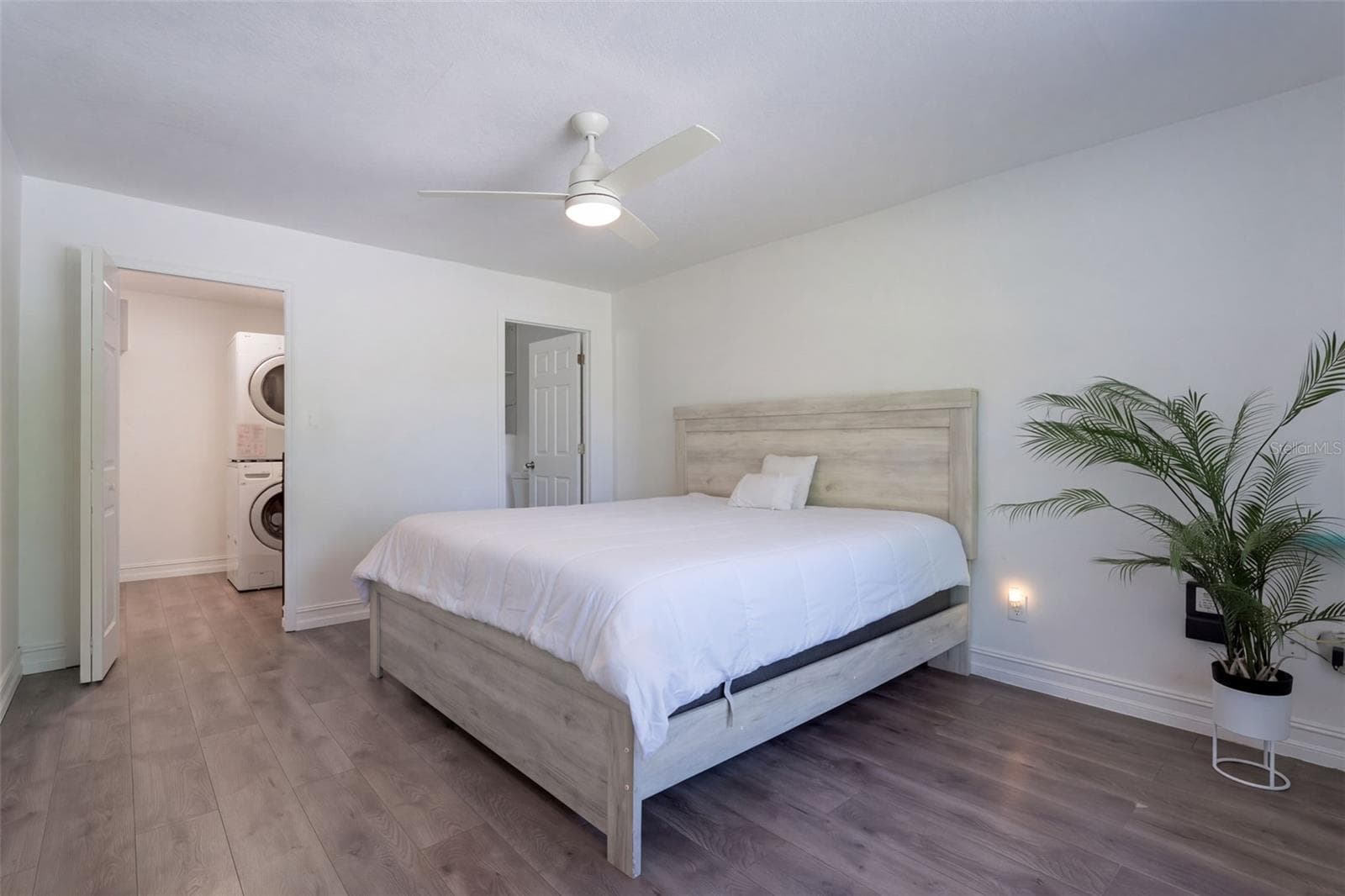 Master Bedroom - 526 E JESSUP AVE, LONGWOOD
