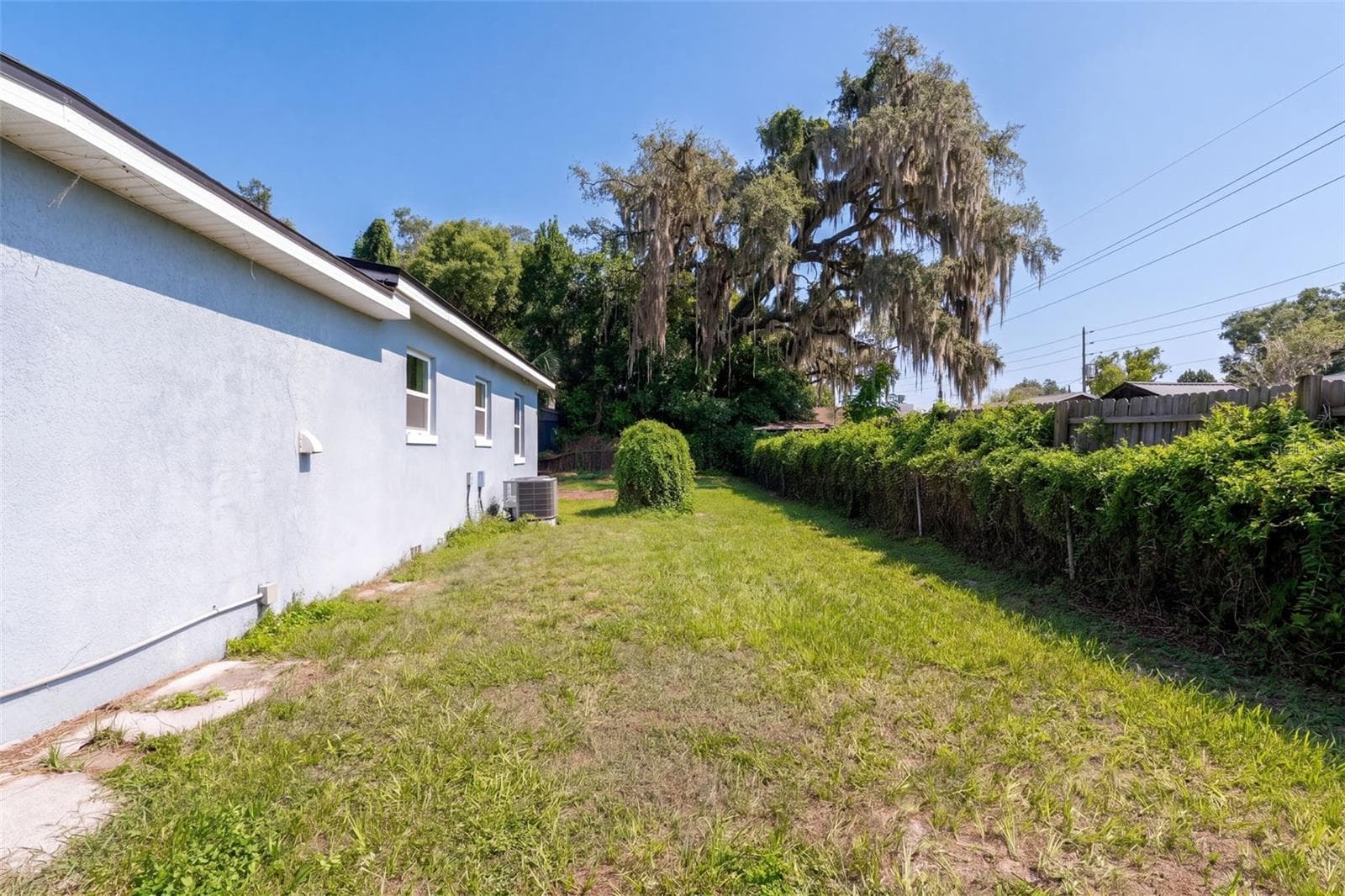 Single Family Residence at 526 E JESSUP AVE, LONGWOOD, photo 11 of 24