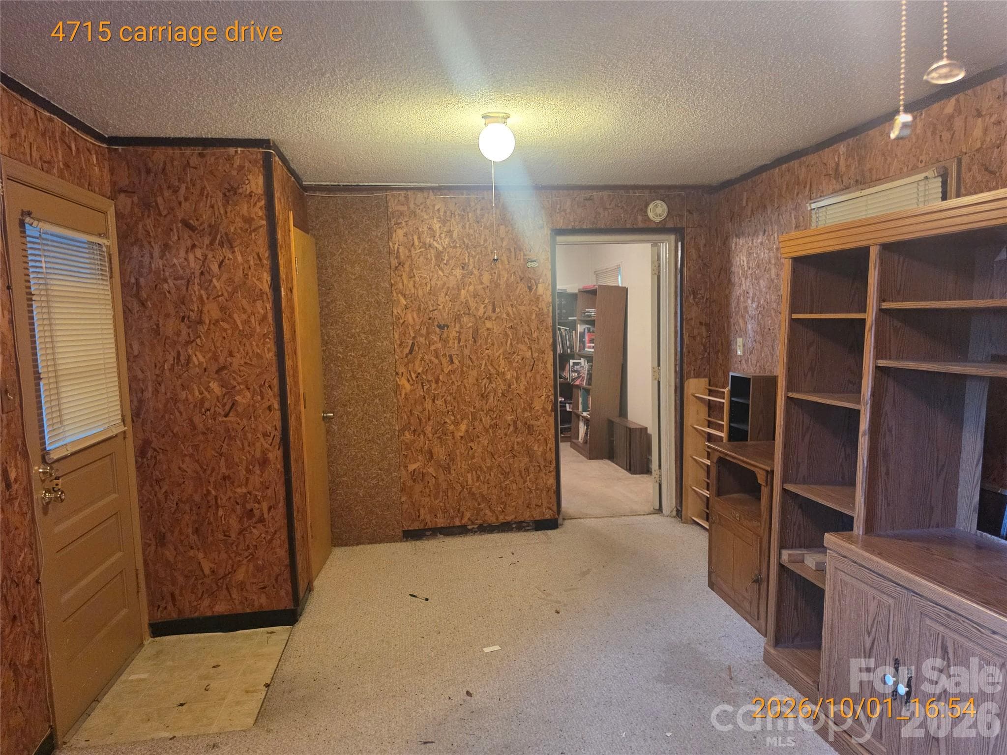 Single Family Residence at 4715 Carriage Drive Circle, Charlotte, photo 3 of 16