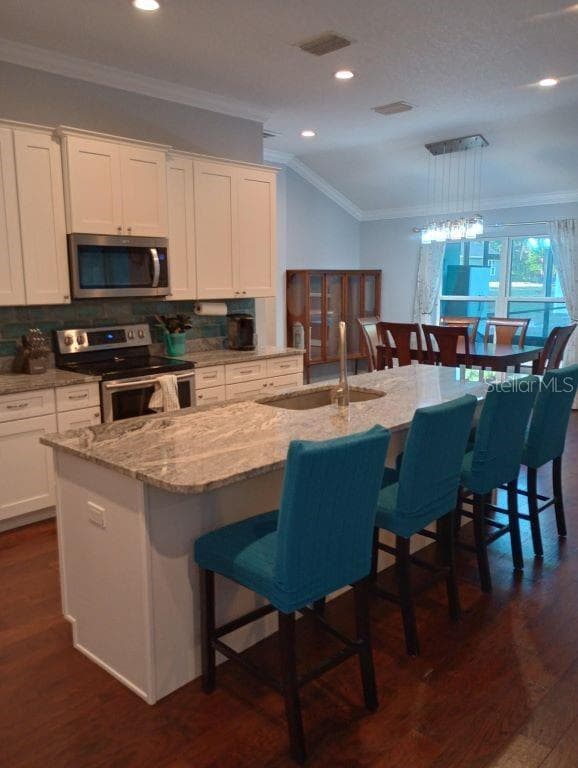 Single Family Residence at 427 CAROLINA AVE, LADY LAKE, photo 4 of 31