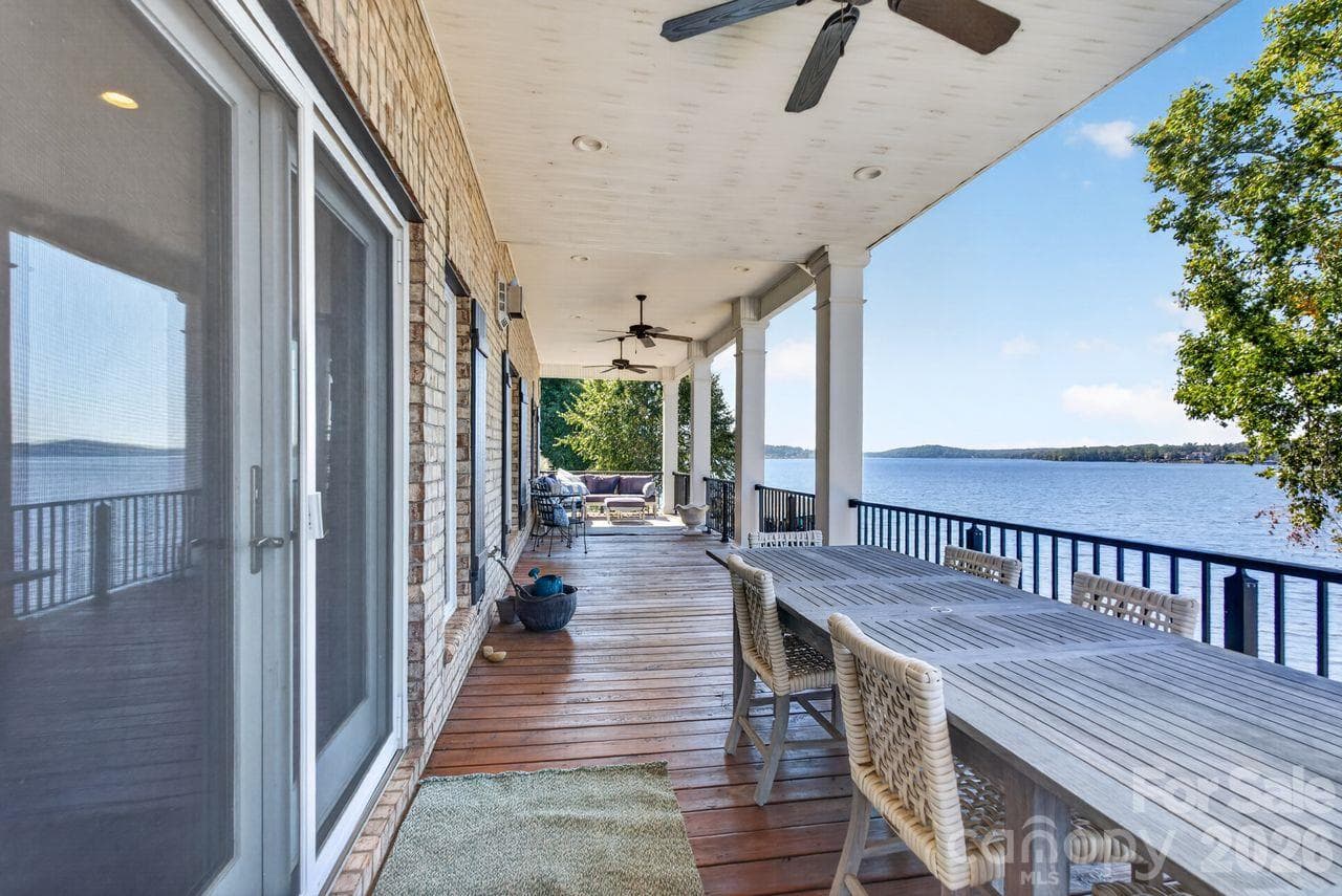 main floor porch - 148 Forest Lake Court, Mount Gilead