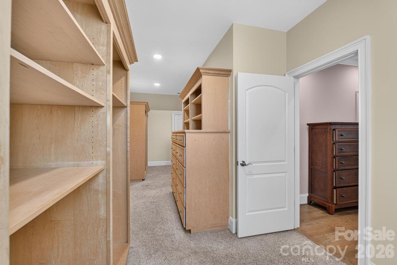 owners suite walk in closet - 148 Forest Lake Court, Mount Gilead