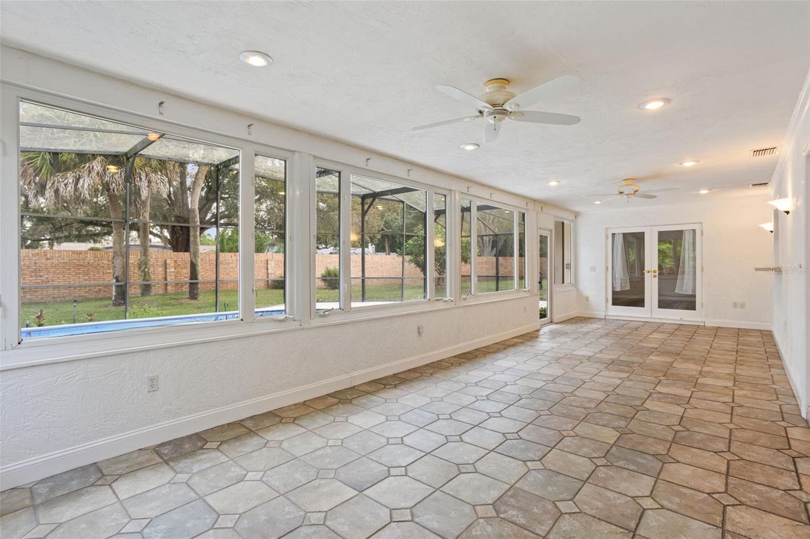 Florida Sunroom - 260 E HORNBEAM DR, LONGWOOD