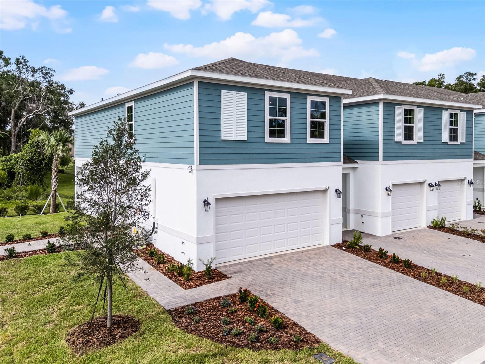 669 FLORIDA ELM CT