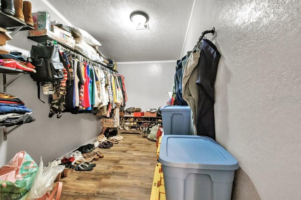 Master Walk in Closet - 3688 PIONEER TRAILS BLVD E, LAKELAND