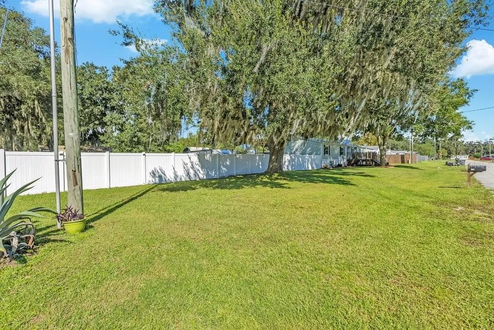 Manufactured Home at 3688 PIONEER TRAILS BLVD E, LAKELAND, photo 30 of 39