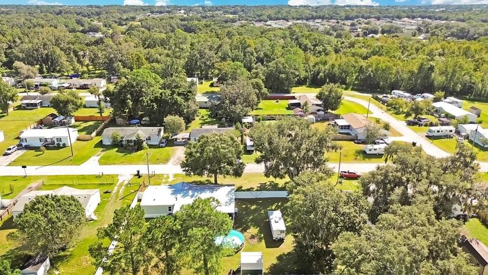 Manufactured Home at 3688 PIONEER TRAILS BLVD E, LAKELAND, photo 33 of 39