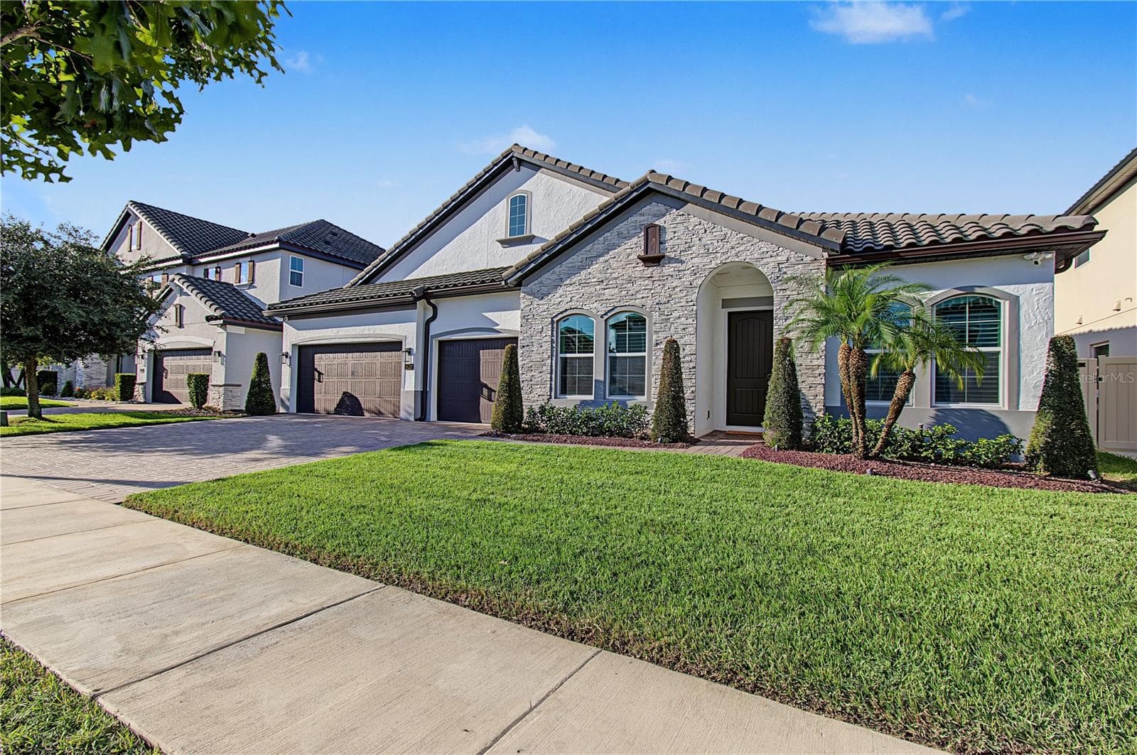 Single Family Residence at 8037 LUDINGTON CIR, ORLANDO, photo 2 of 63