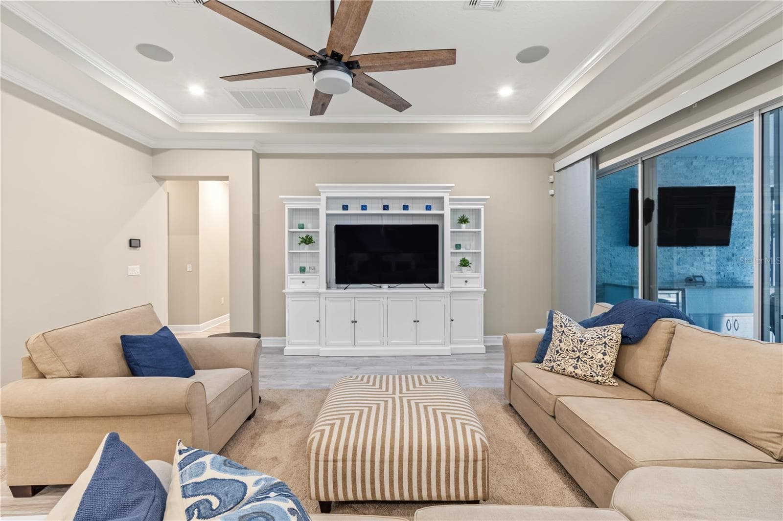 Single Family Residence at 8037 LUDINGTON CIR, ORLANDO, photo 8 of 63