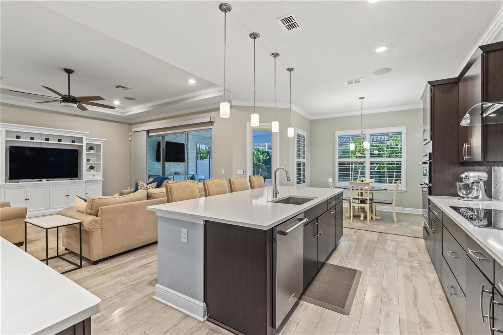 Single Family Residence at 8037 LUDINGTON CIR, ORLANDO, photo 9 of 63