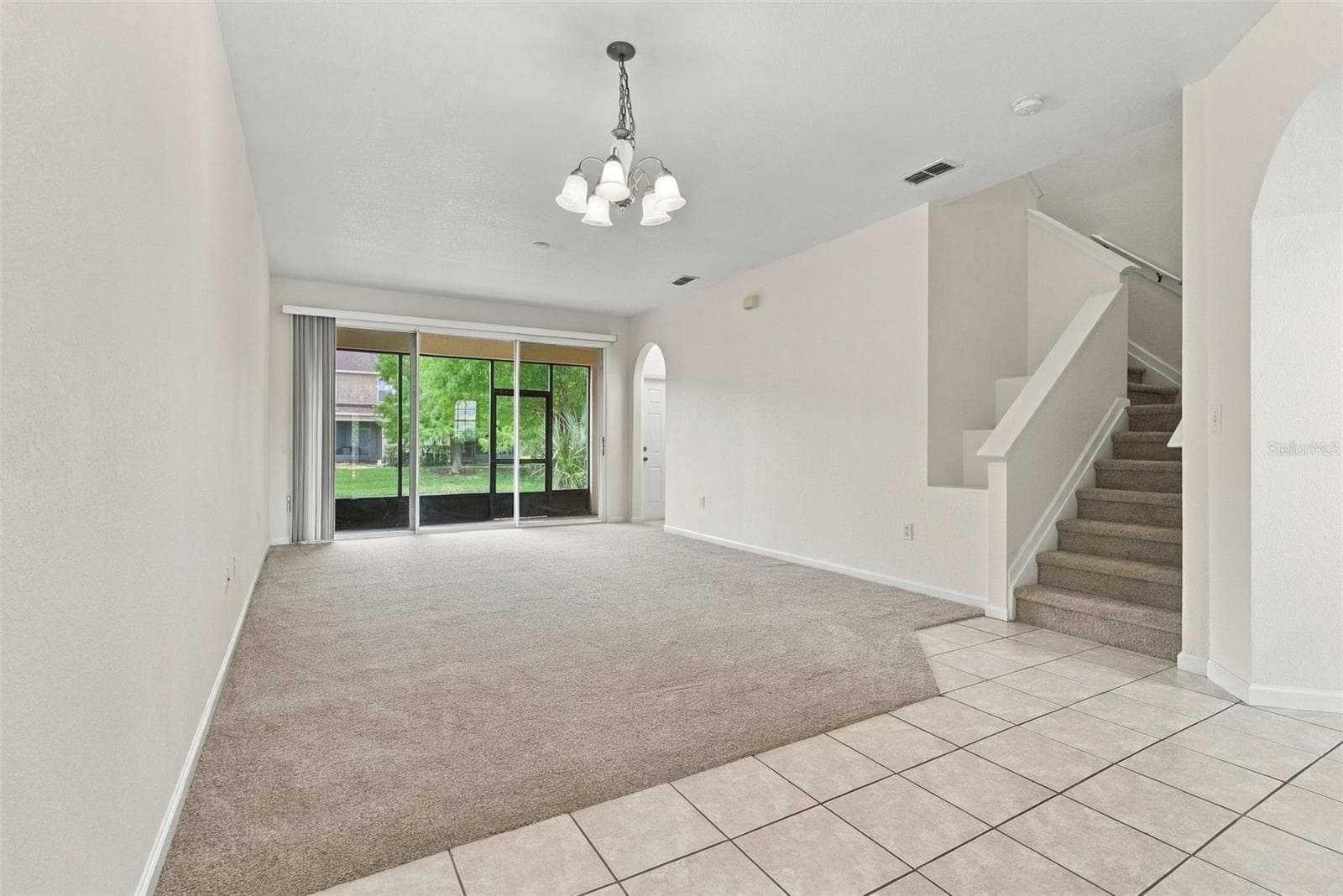 Foyer/Living Room - 4994 TOWN TER N, KISSIMMEE