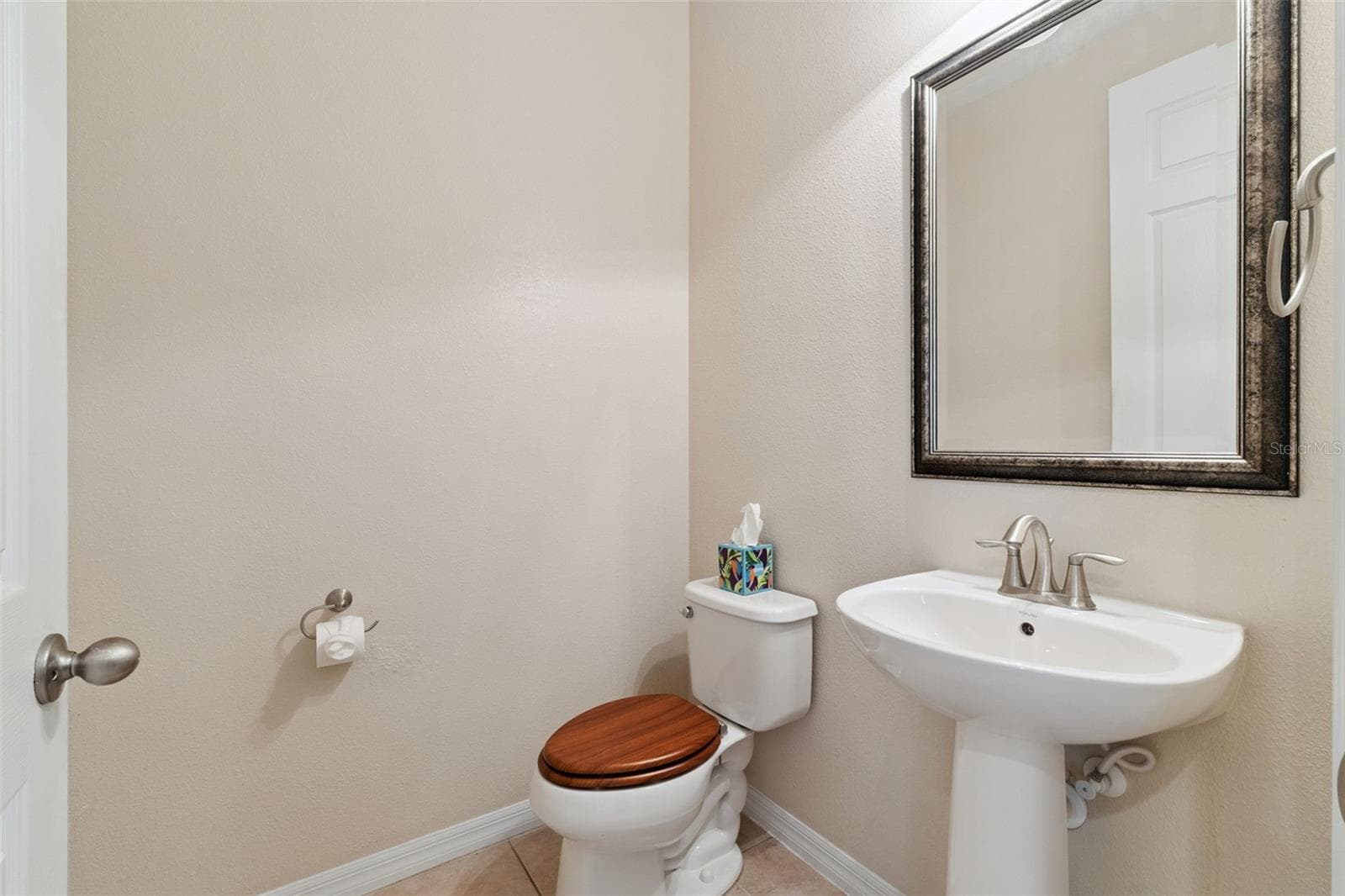 Half Bath on Main Floor - 1436 WINTER WHARF LN, WINTER SPRINGS