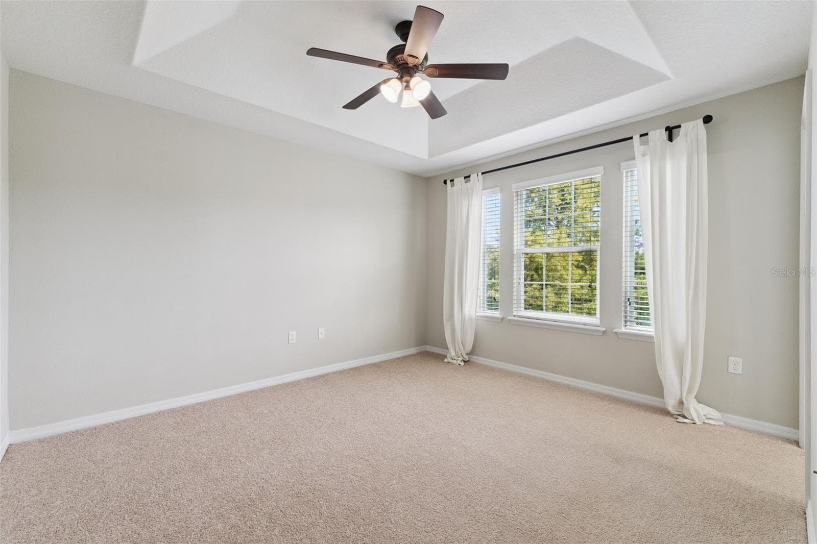 Primary Bedroom with Tray Ceiling Upstairs - 1436 WINTER WHARF LN, WINTER SPRINGS