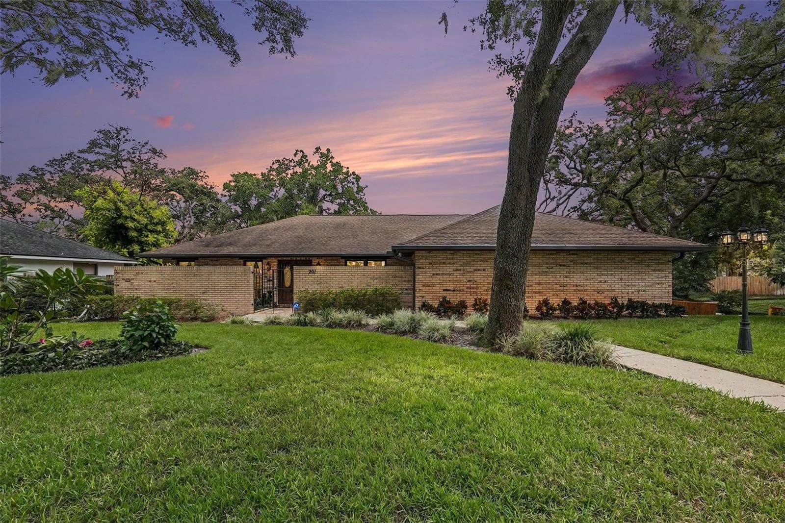 201 WILD OAK DR