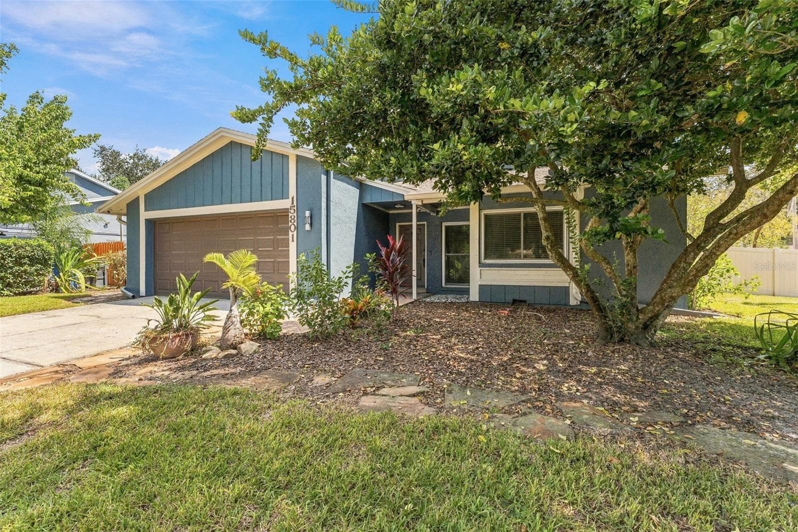 Single Family Residence at 15801 COUNTRY LAKE DR, TAMPA, photo 4 of 50