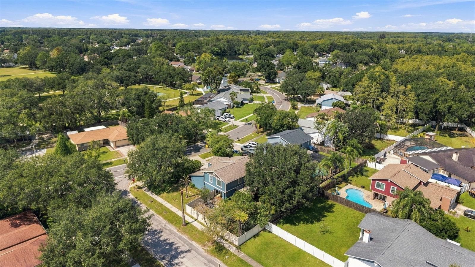 Single Family Residence at 15801 COUNTRY LAKE DR, TAMPA, photo 47 of 50