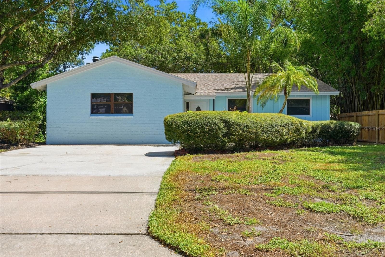 Front of Home - 1721 DORCHESTER RD, CLEARWATER