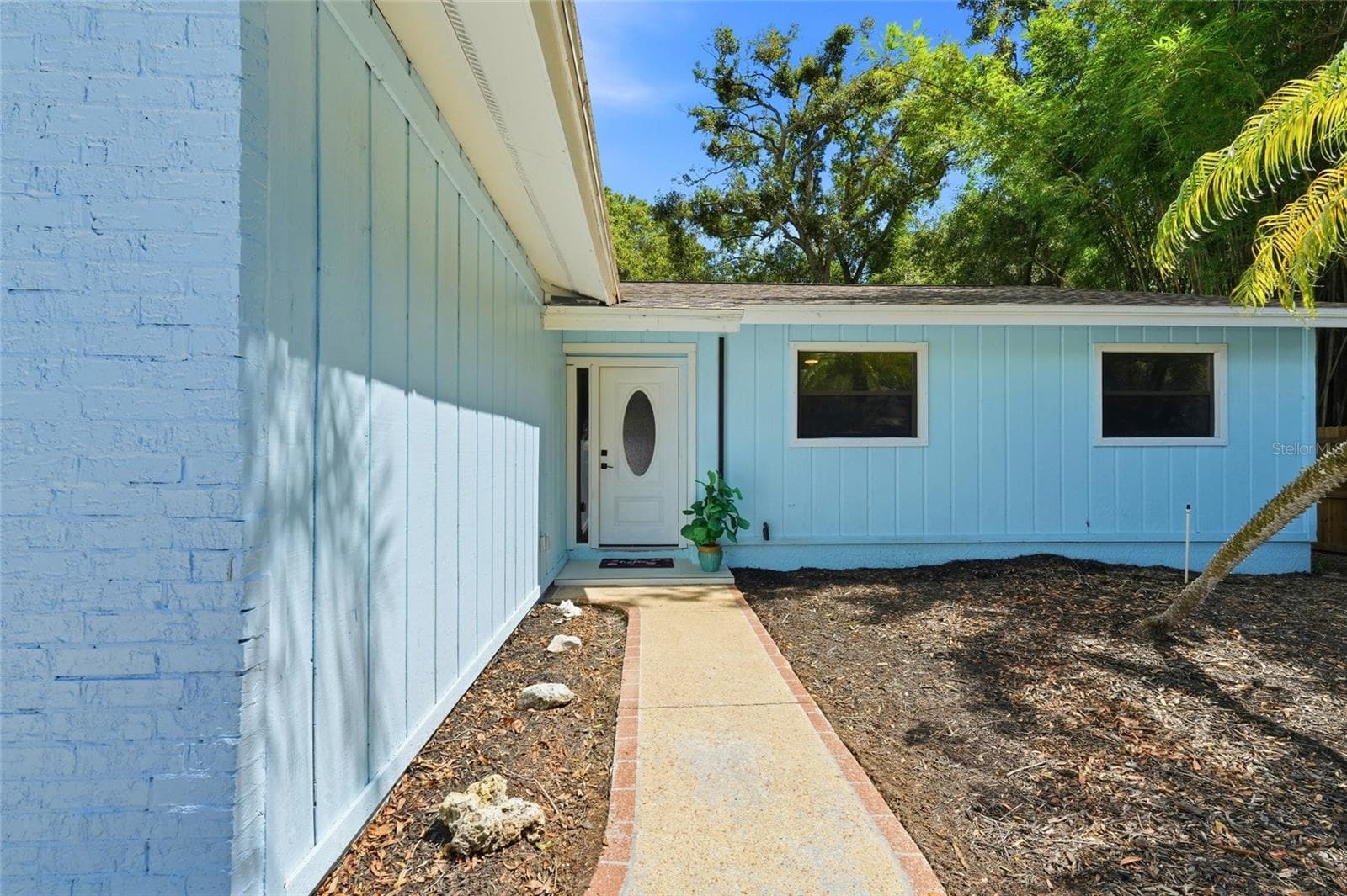 Front Entrance - 1721 DORCHESTER RD, CLEARWATER