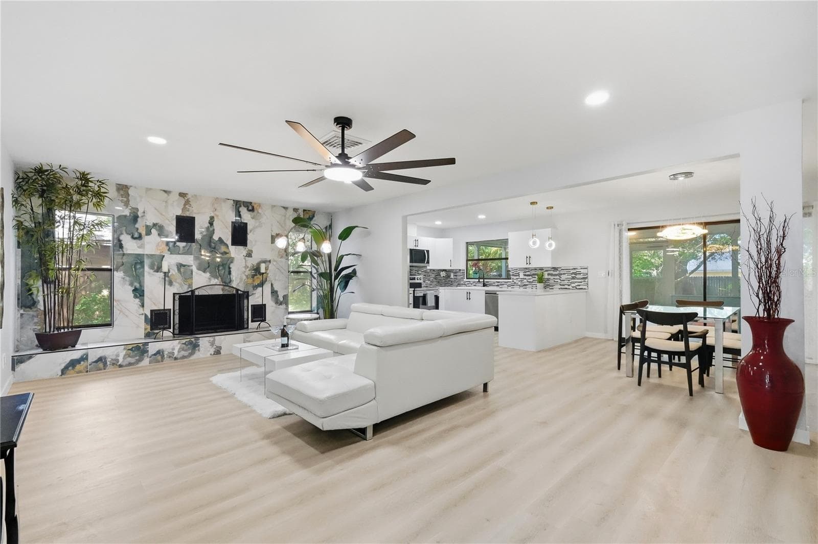 Stunning Interiors - Open Floor Plan - 1721 DORCHESTER RD, CLEARWATER