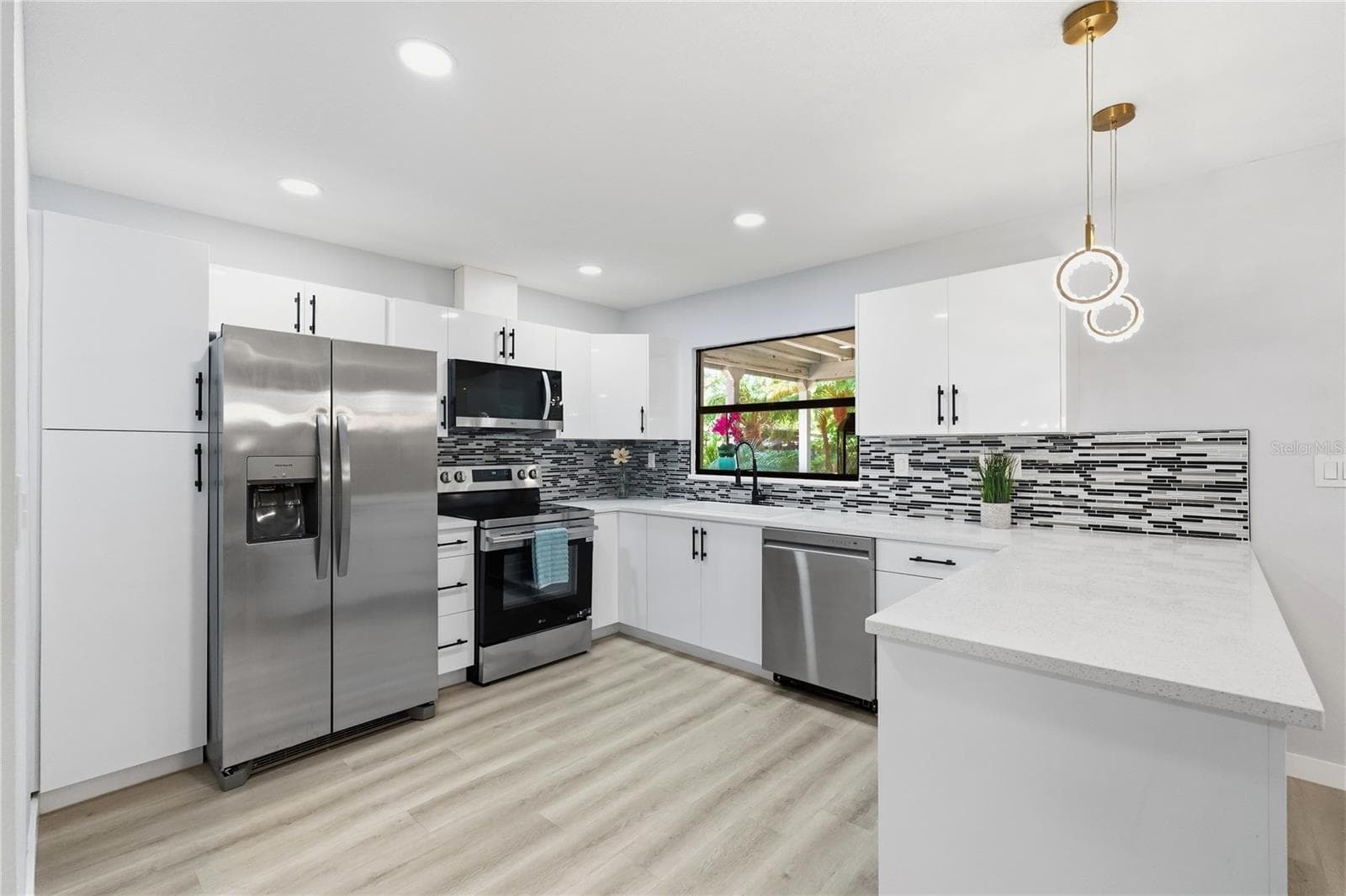 ALL NEW KITCHEN! - 1721 DORCHESTER RD, CLEARWATER