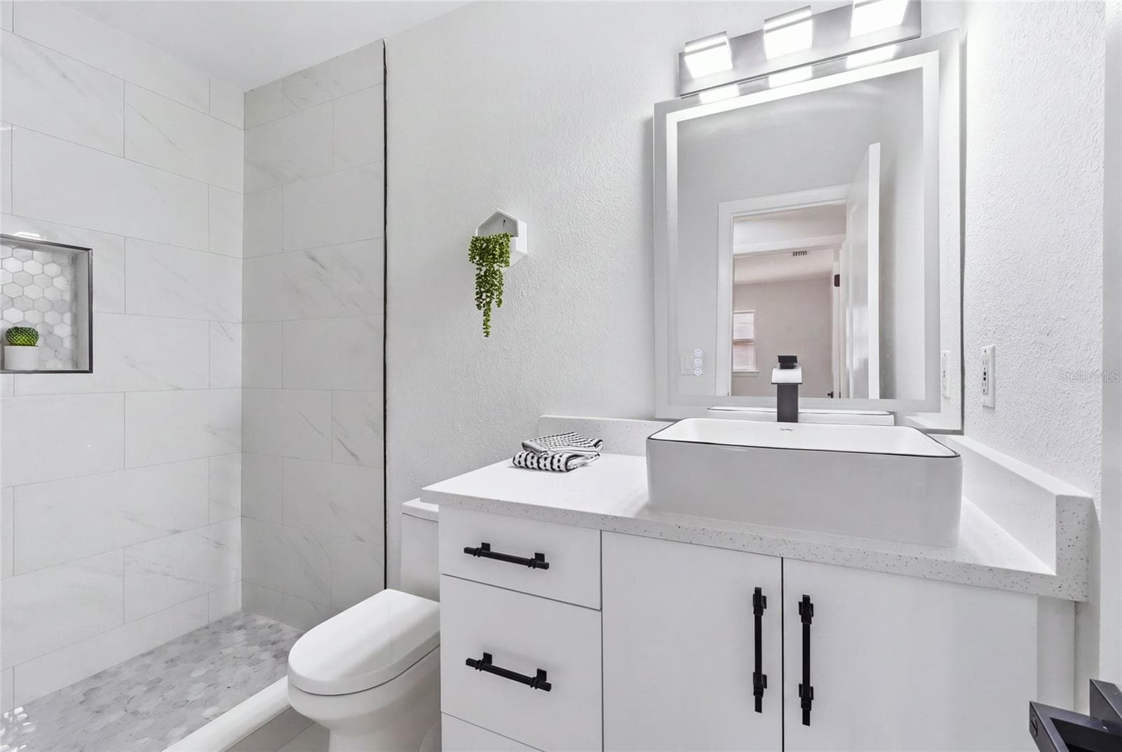 2nd Bathroom features a Walk-In Shower (no tub). - 1721 DORCHESTER RD, CLEARWATER